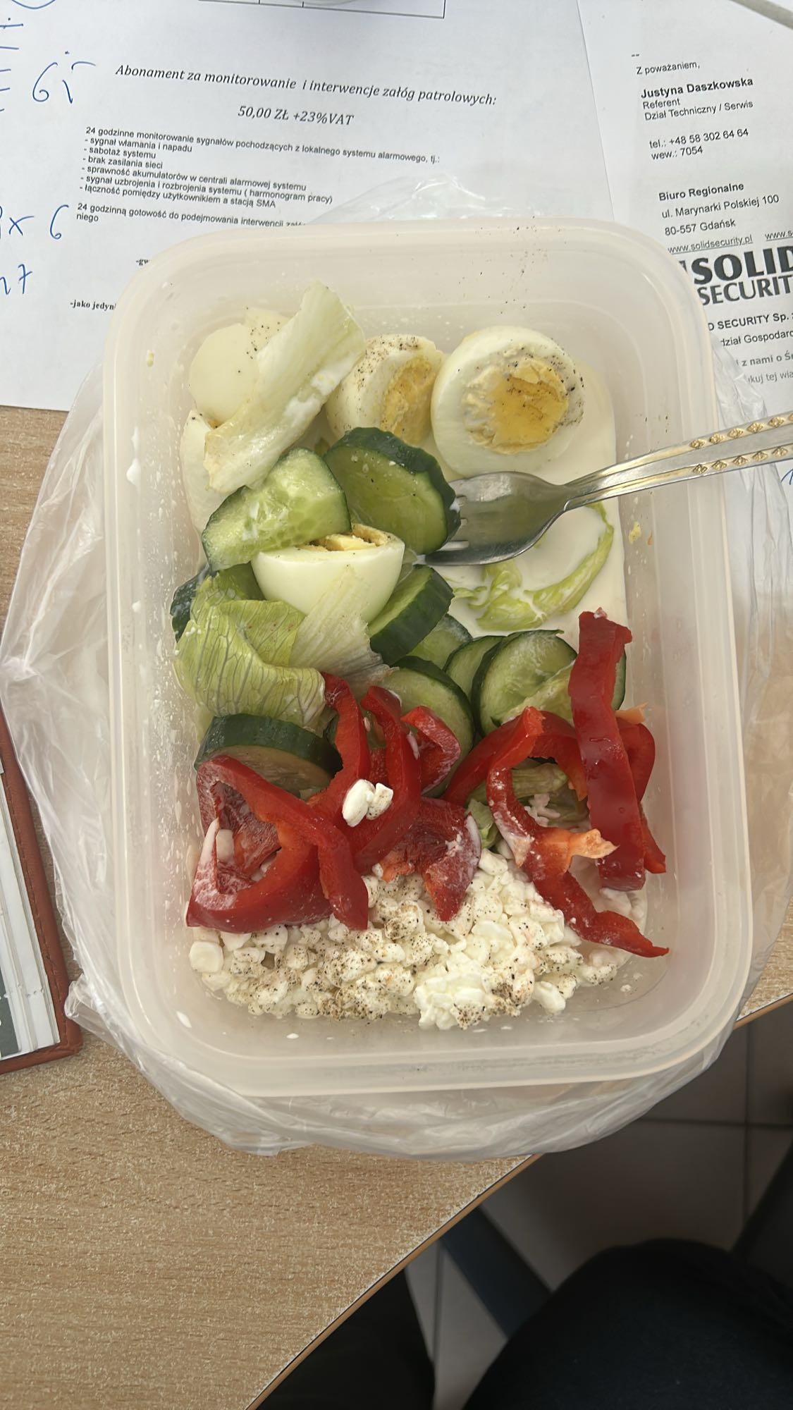 Sałatka z jajkiem i twarogiem