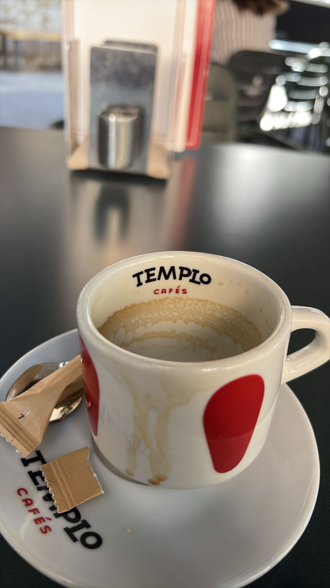 Café solo con azúcar