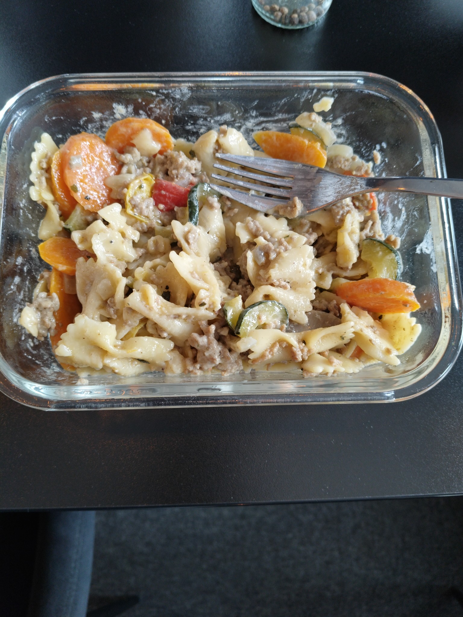 Pasta med köttfärs och grönsaker