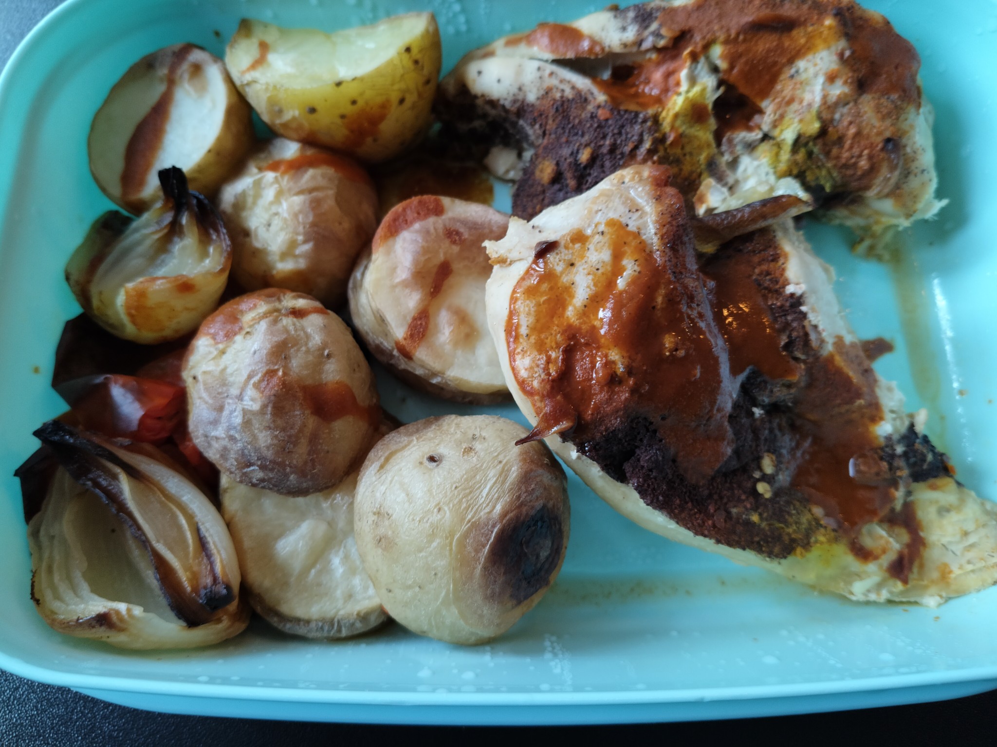 Kyckling med potatis och lök