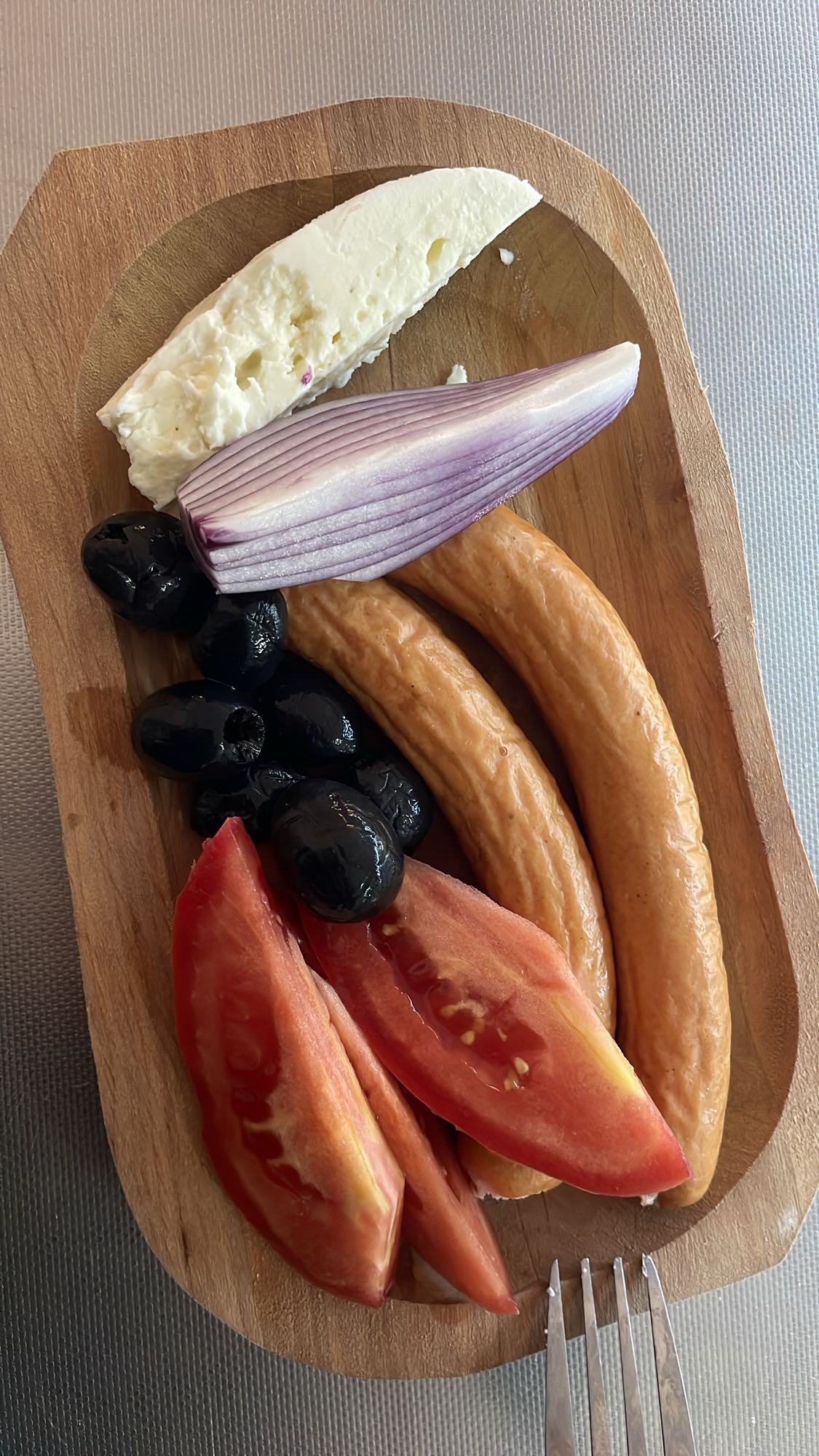 Mic dejun cu cârnați