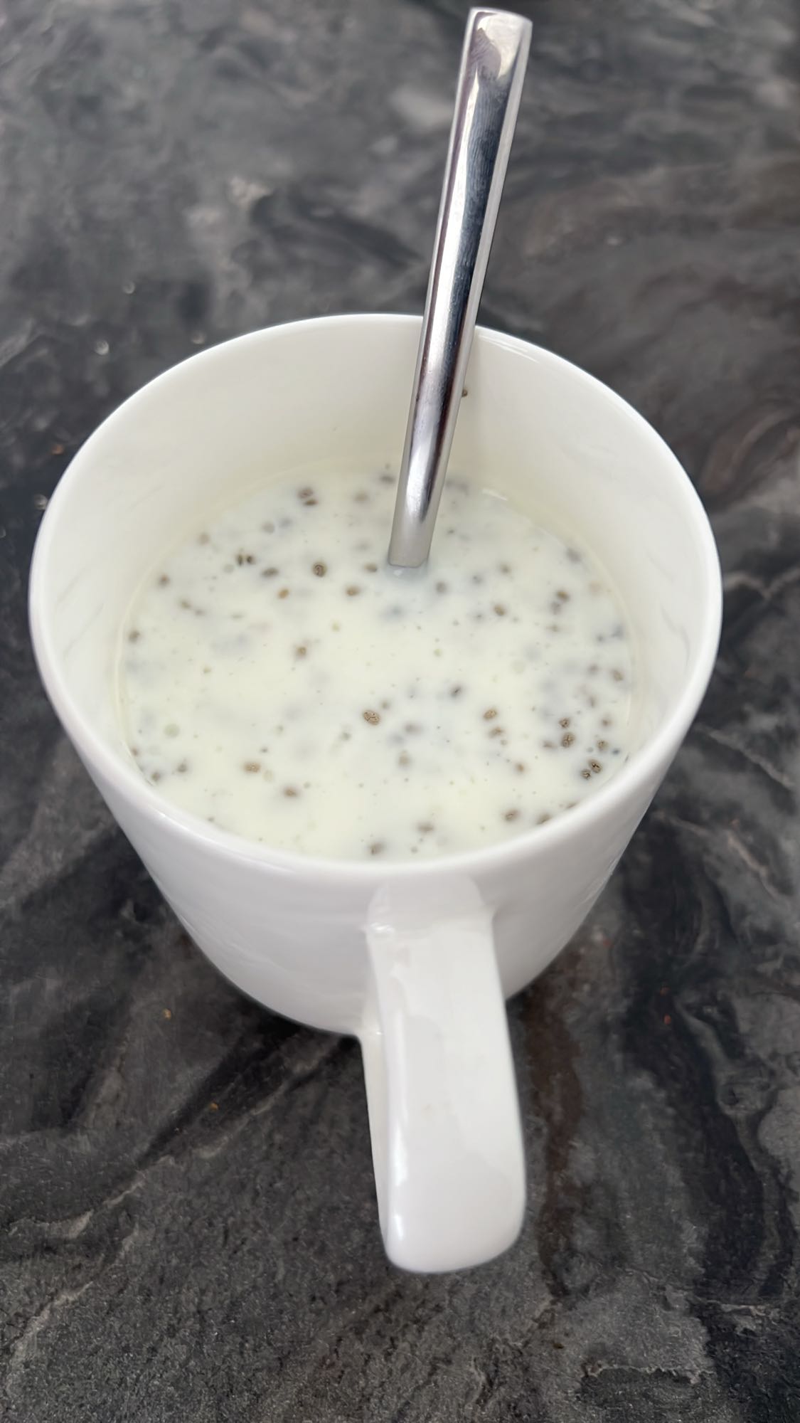 կաթով չիա սերմեր