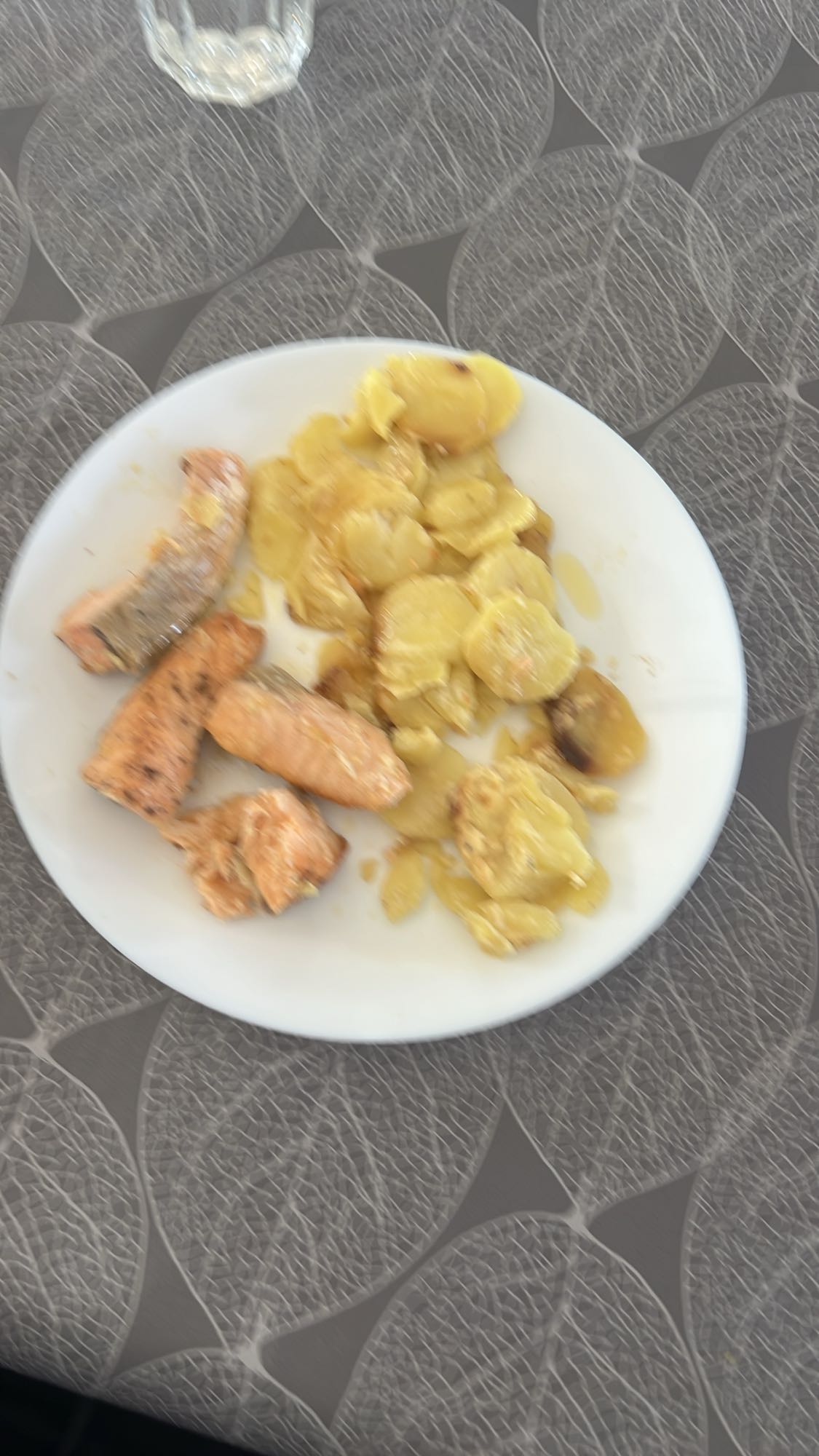 Lax med potatisgratäng