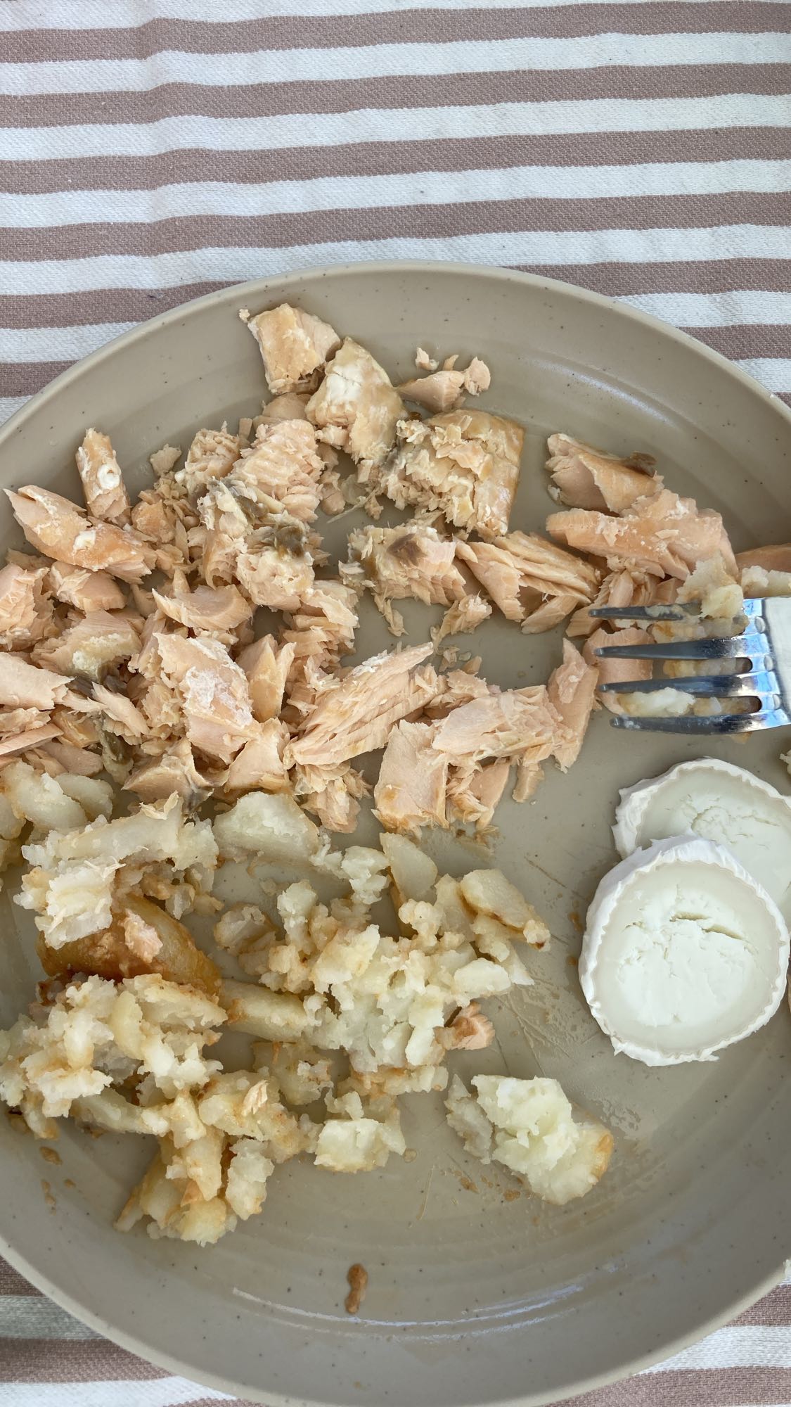 Saumon, pommes, chèvre