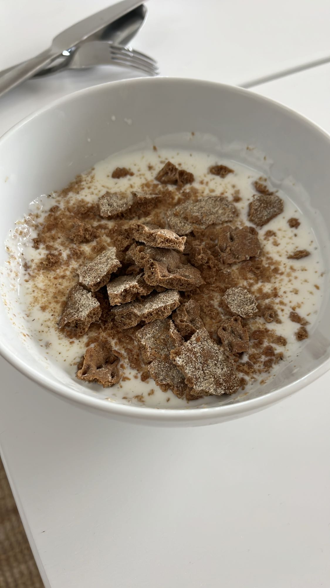 Filmjölk med knäckebröd