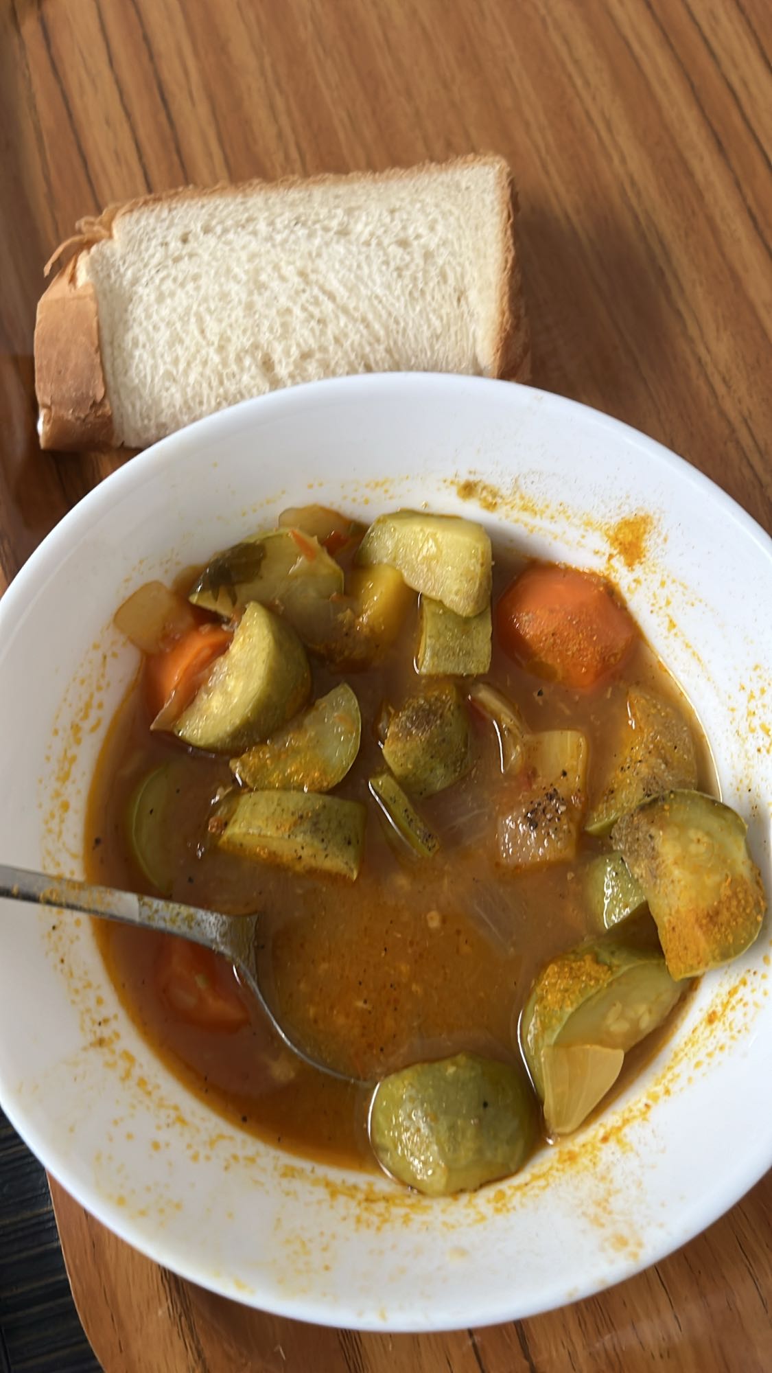 Vegetable Soup with Bread