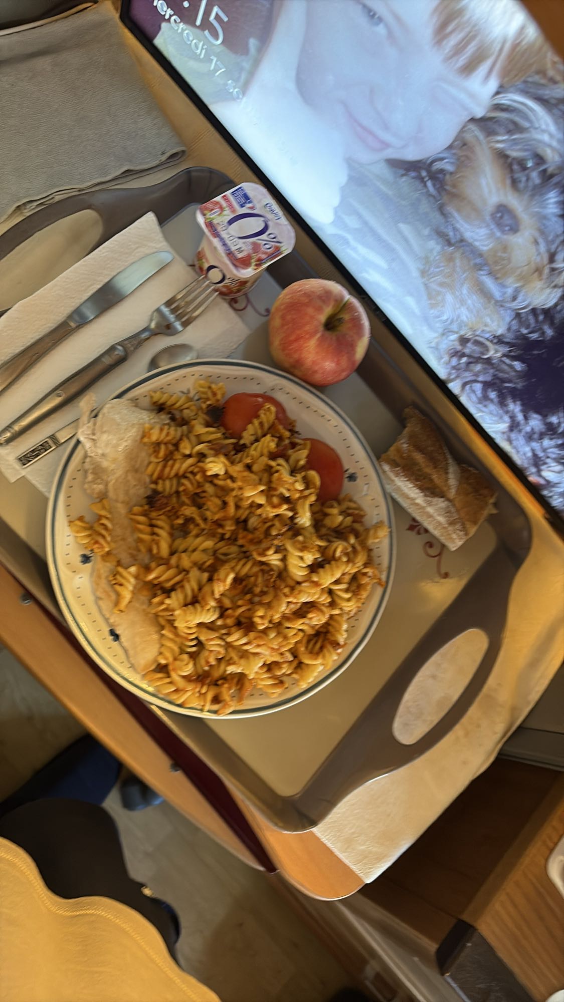 Pâtes au poulet et fruits