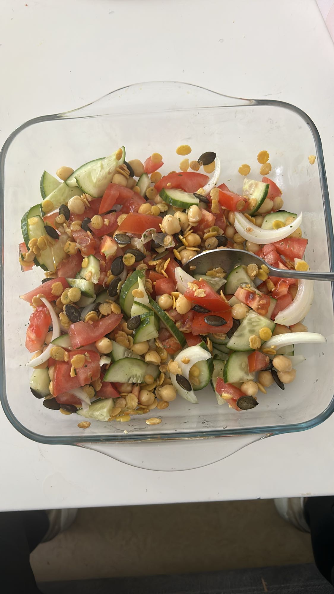 Kichererbsen-Gemüse-Salat