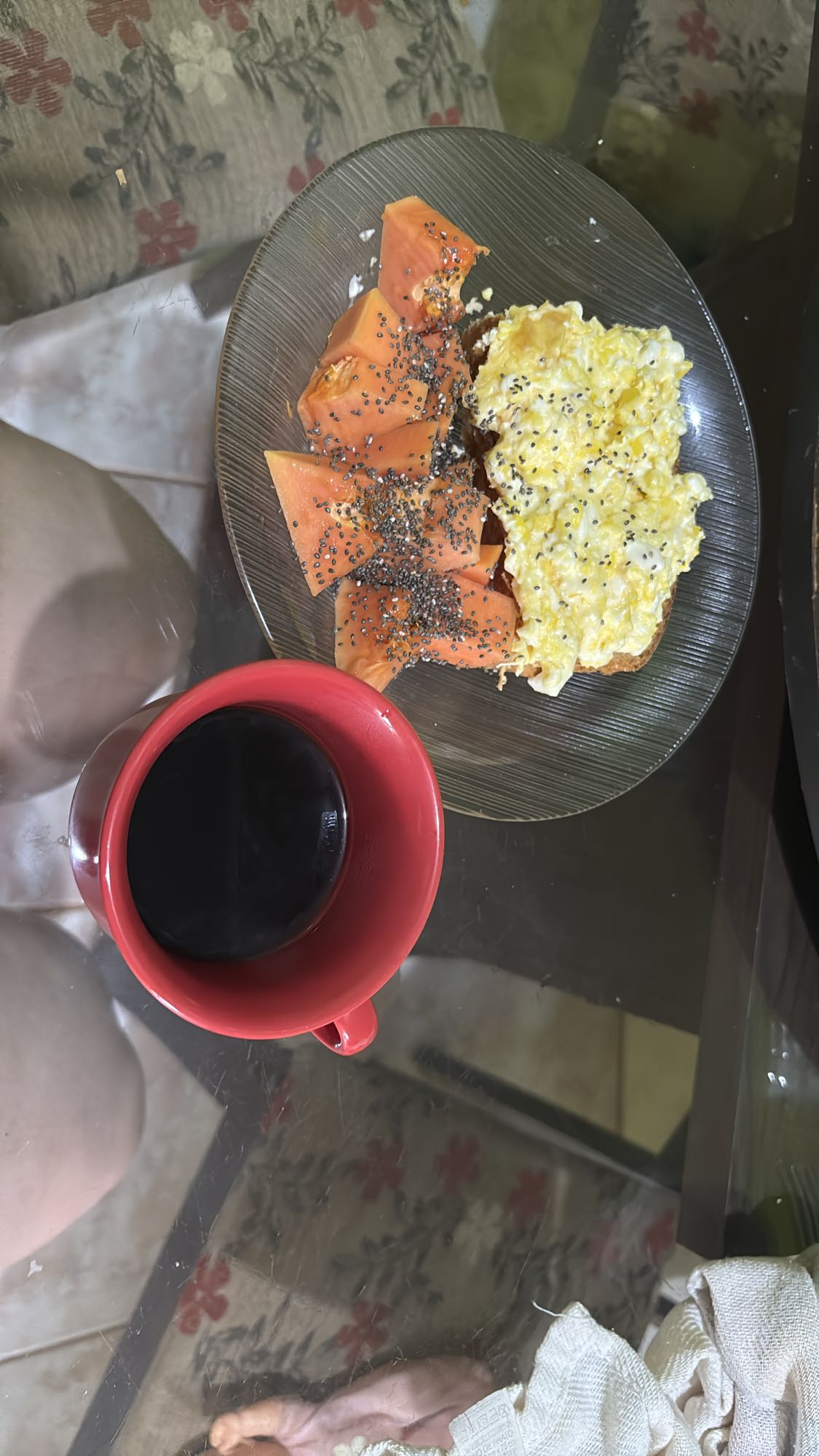 Café com papaia e ovos