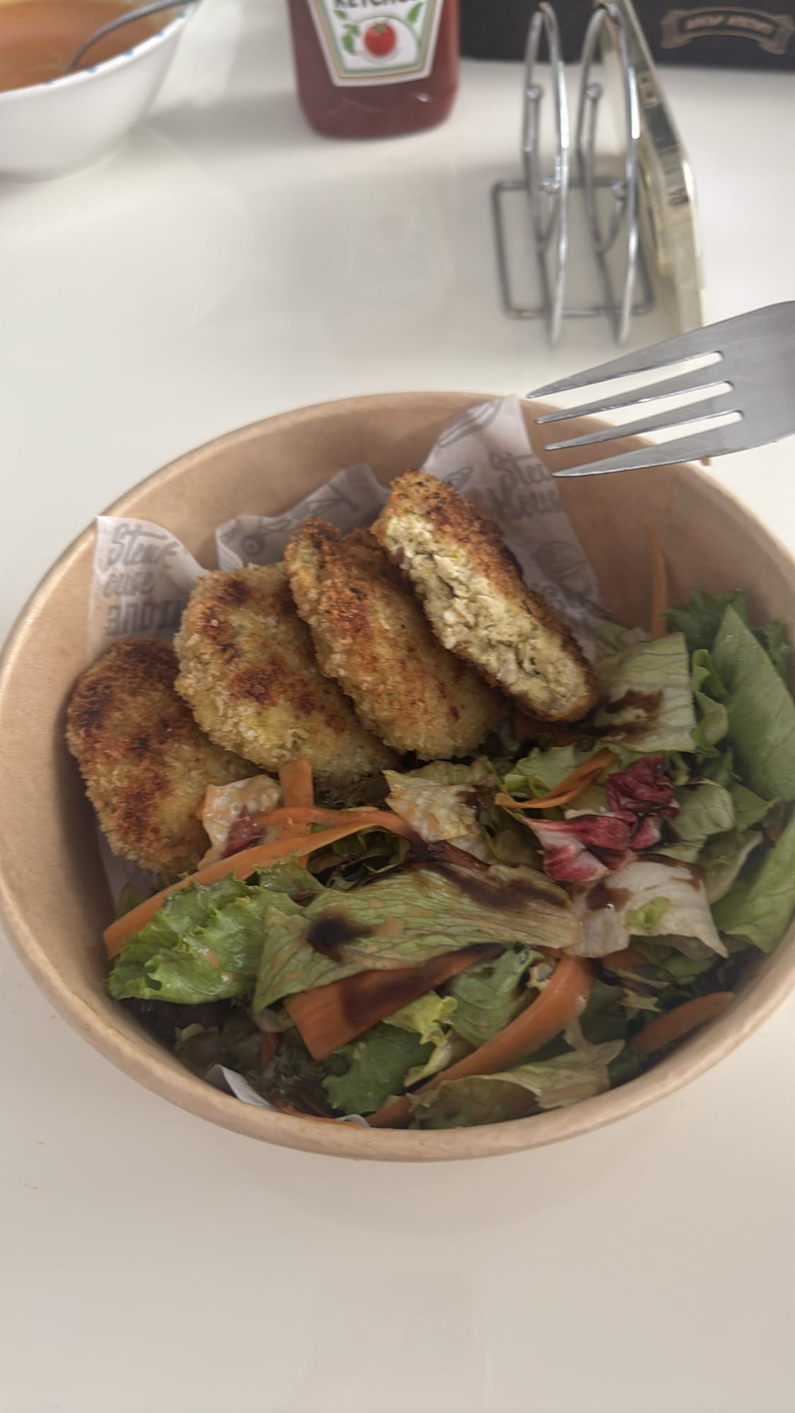 Veggie patties with salad