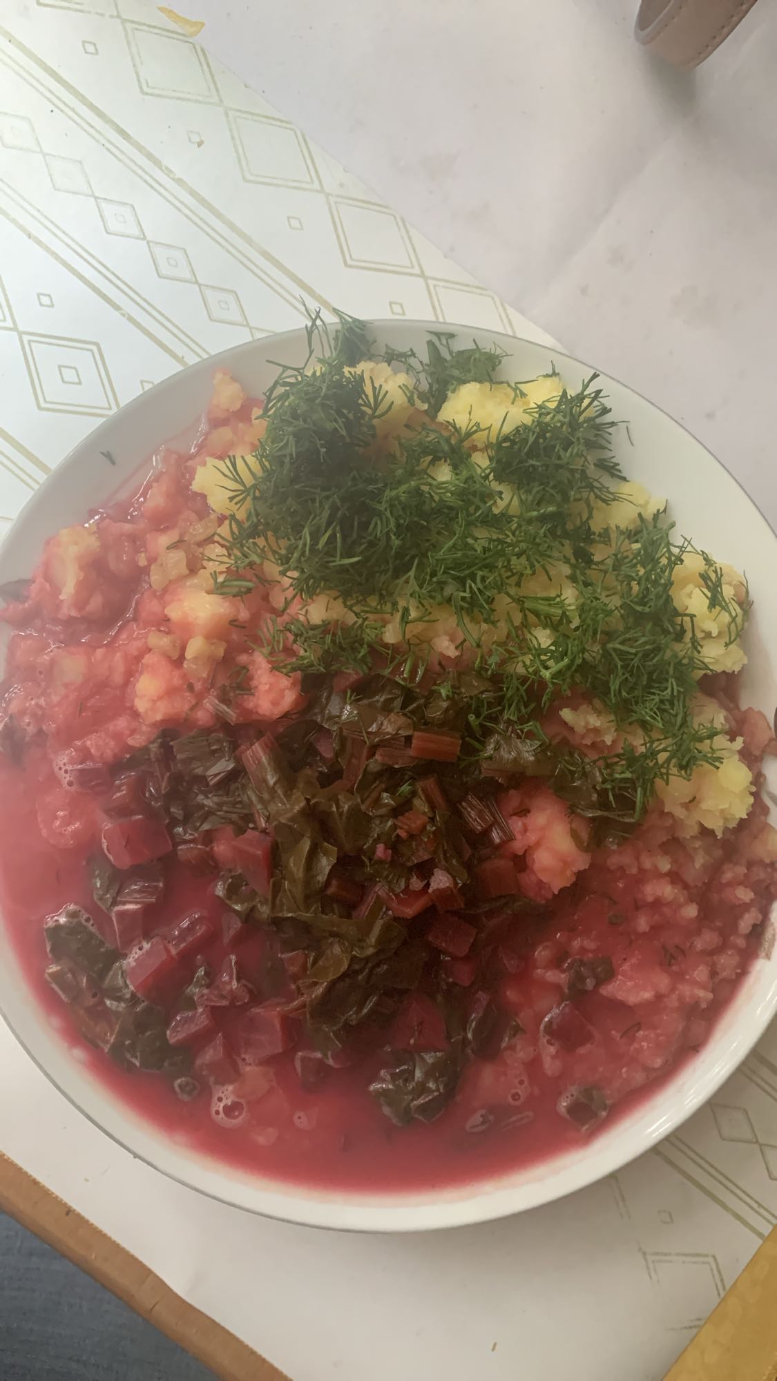 Buraczki z ziemniakami i koperkiem