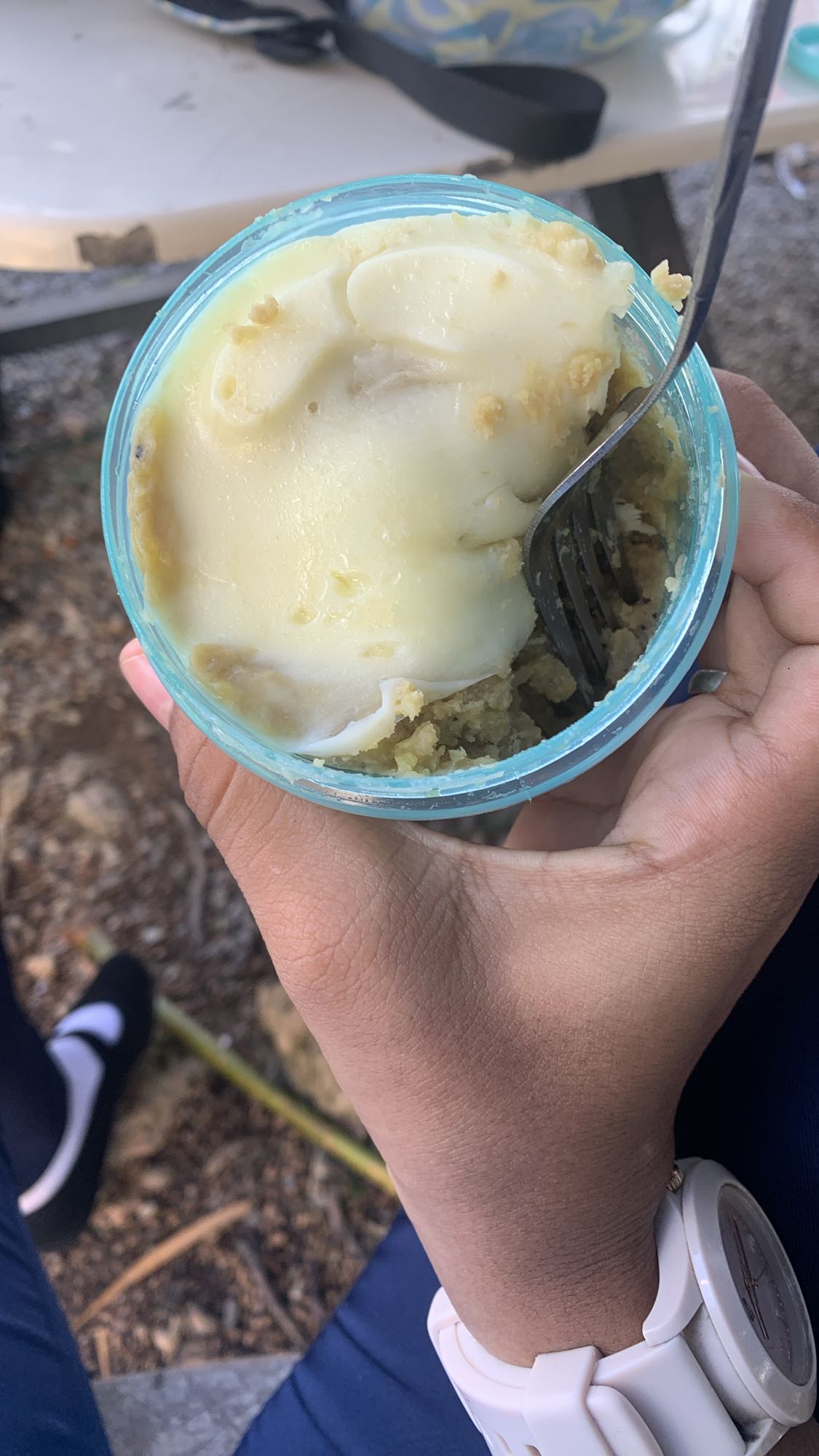 pastel de carne en vaso