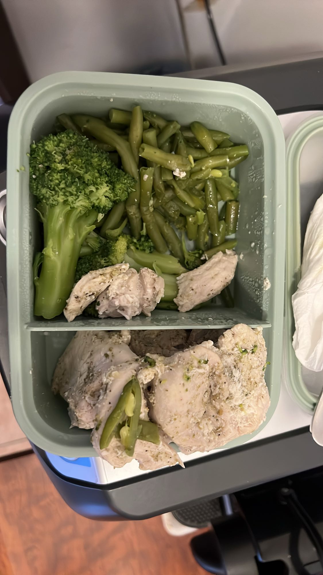 Tavuklu sebze tabağı