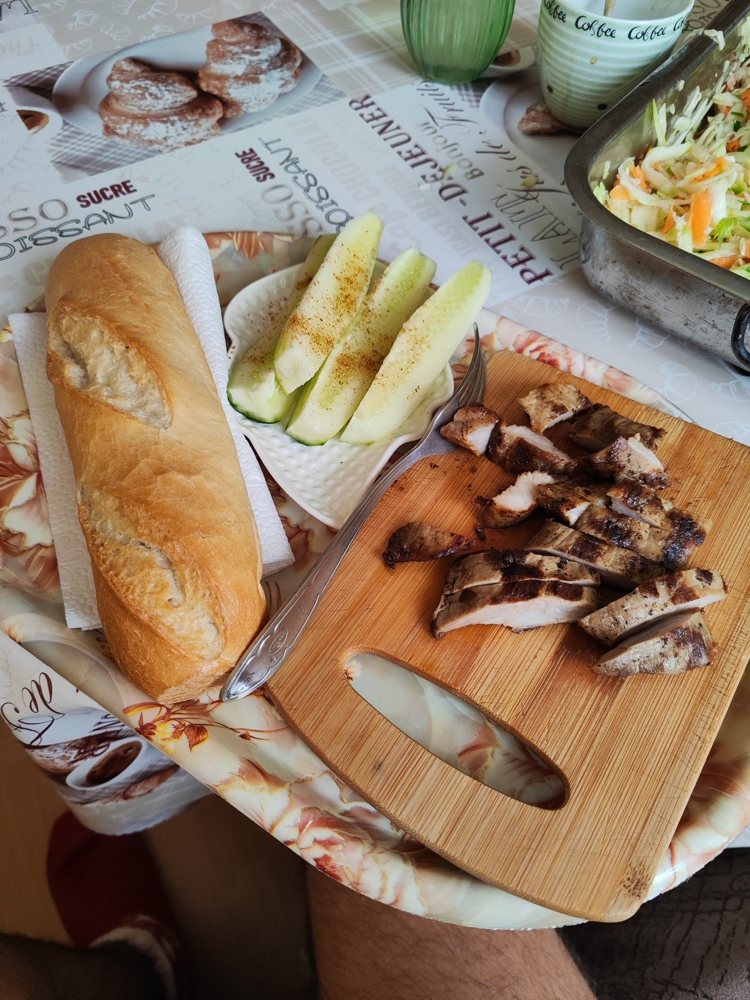 Chicken, bread, cucumber