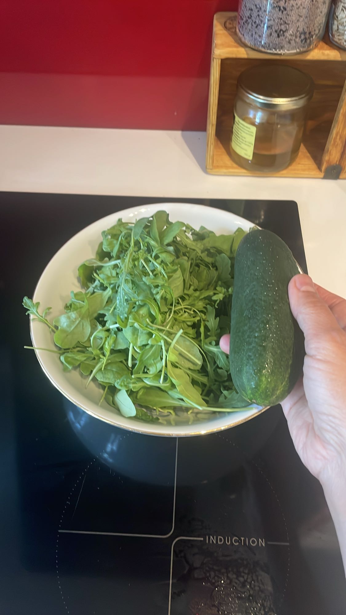 Grönsallad med gurka