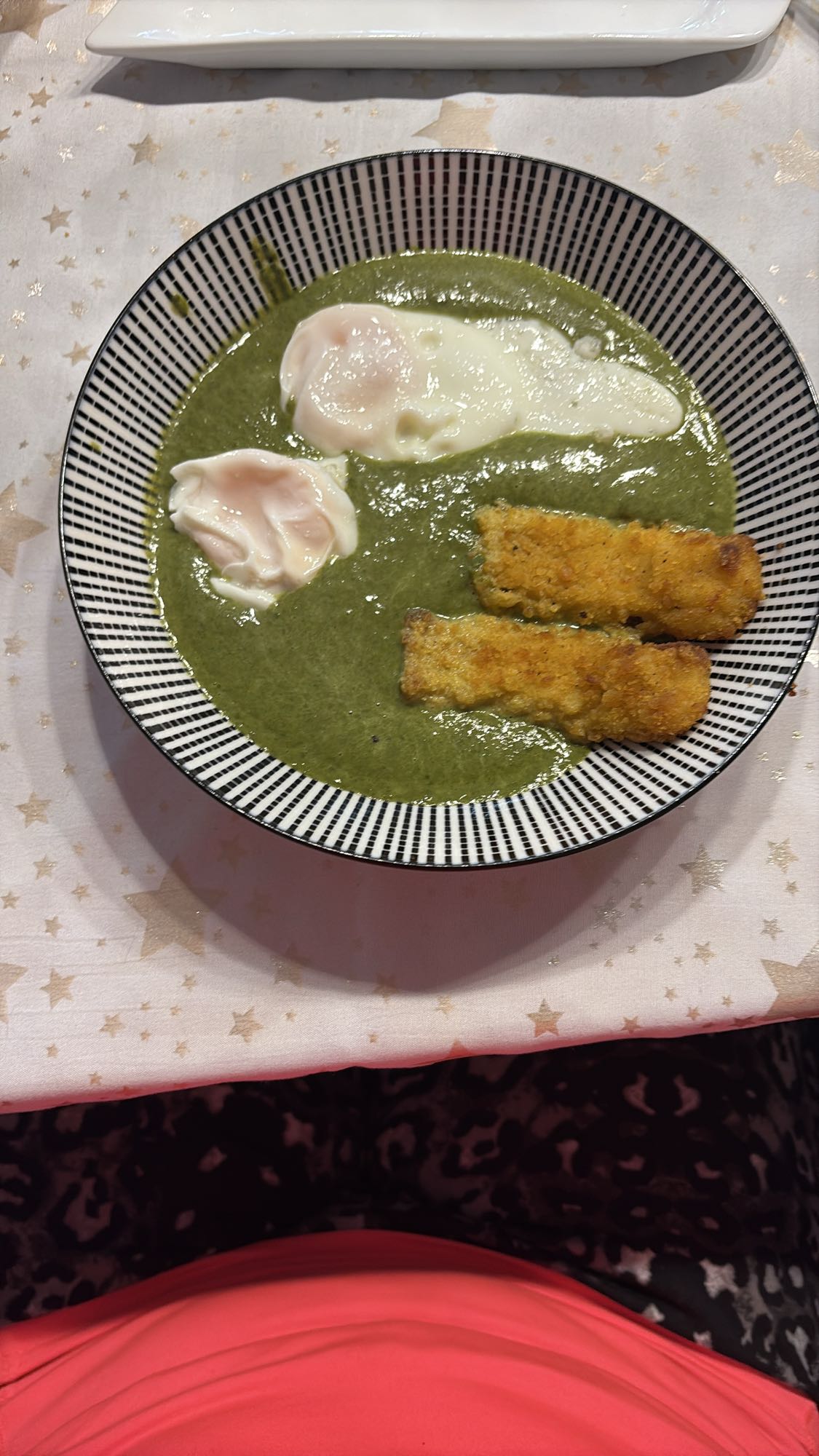 Spenót főzelék tükörtojással