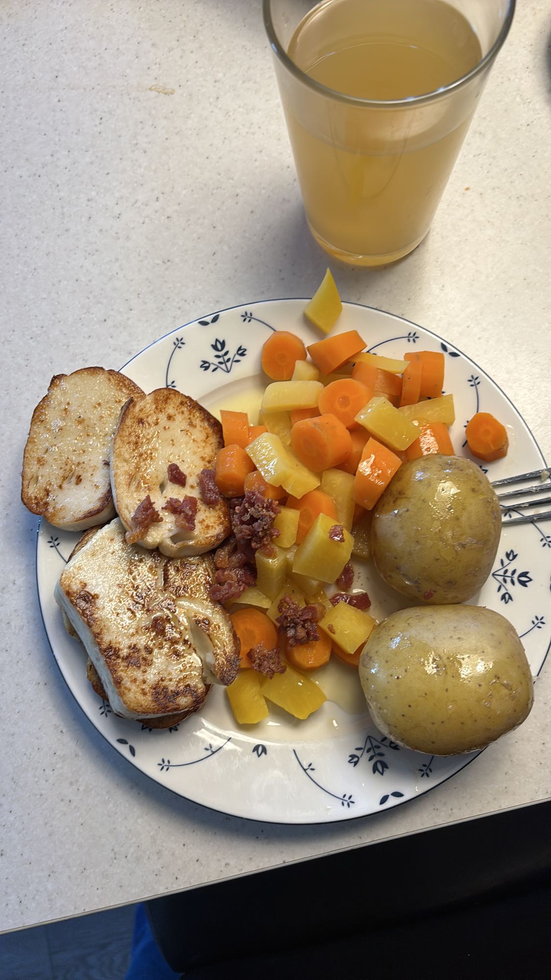 Fiskepudding med grønnsaker og potet