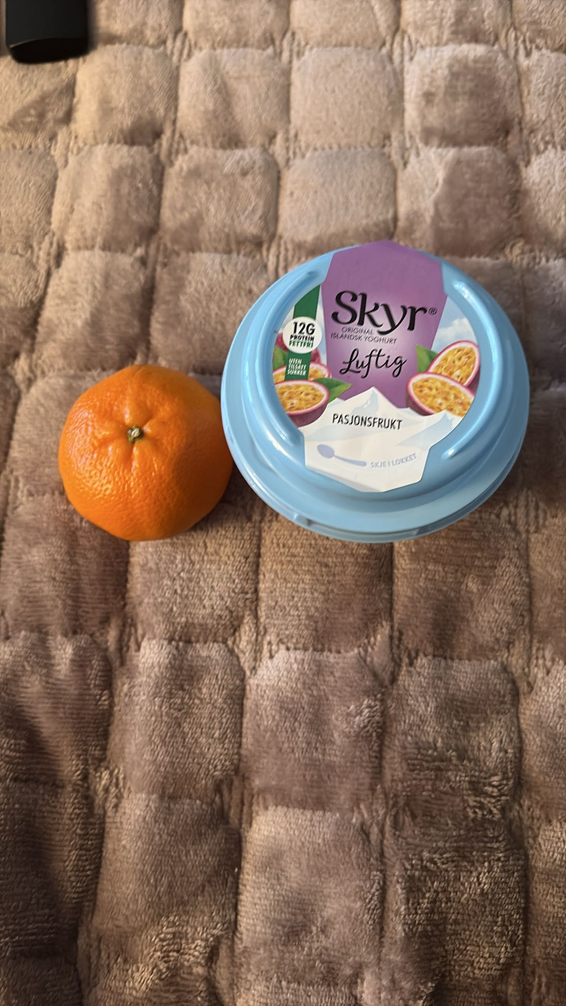 Skyr pasjonsfrukt og klementin