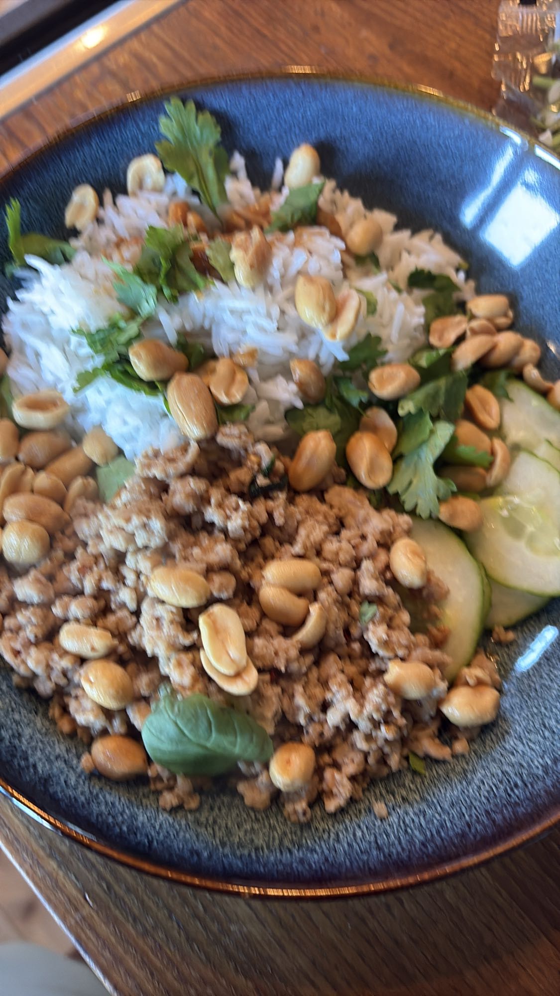 Ris med kyckling och jordnötter