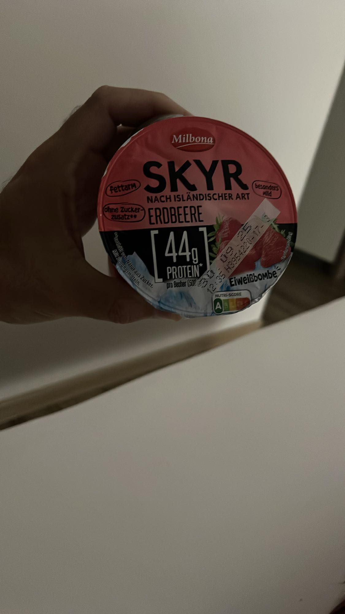 Skyr Erdbeere Becher