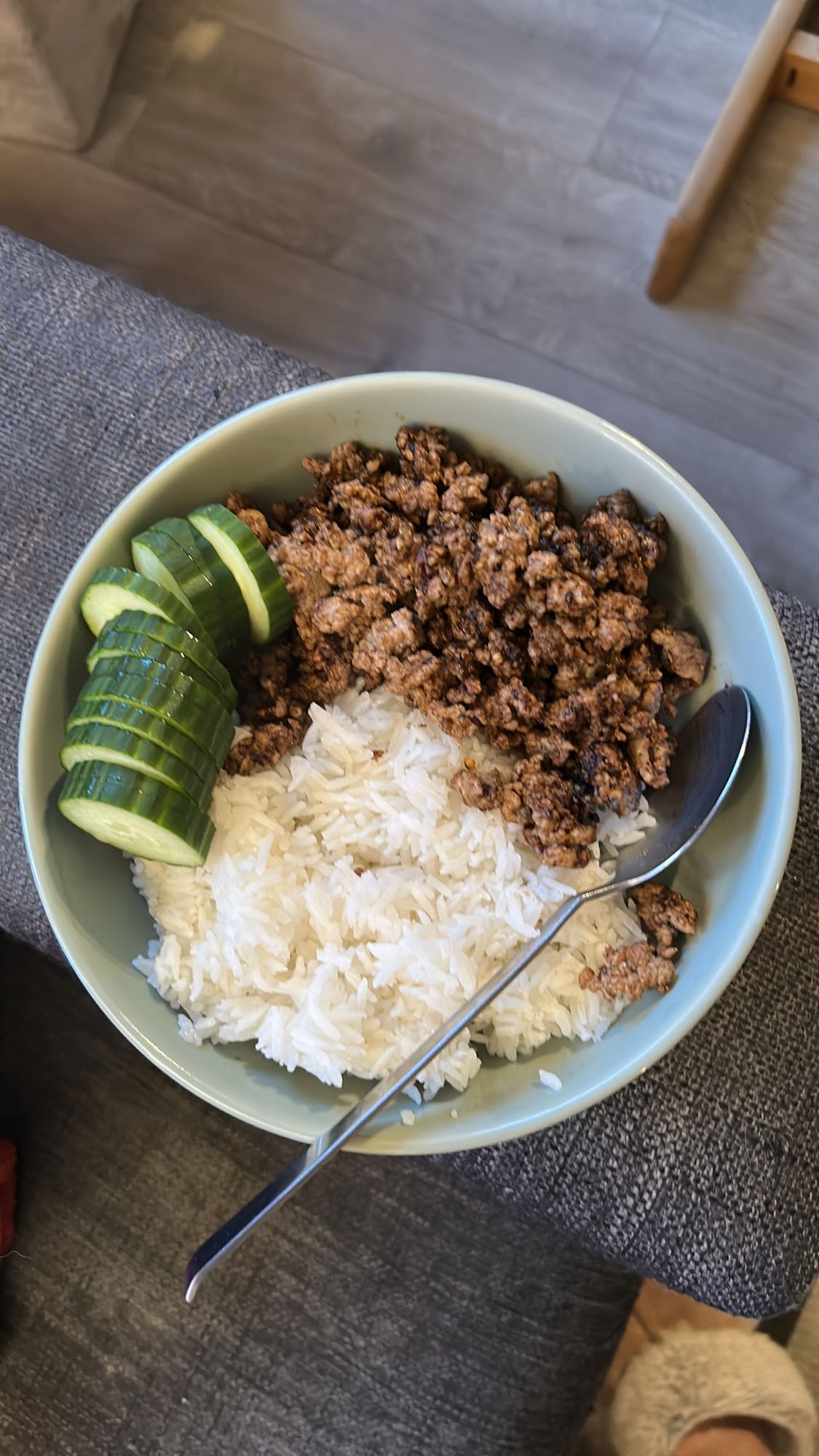 Kjøttdeig med ris og agurk
