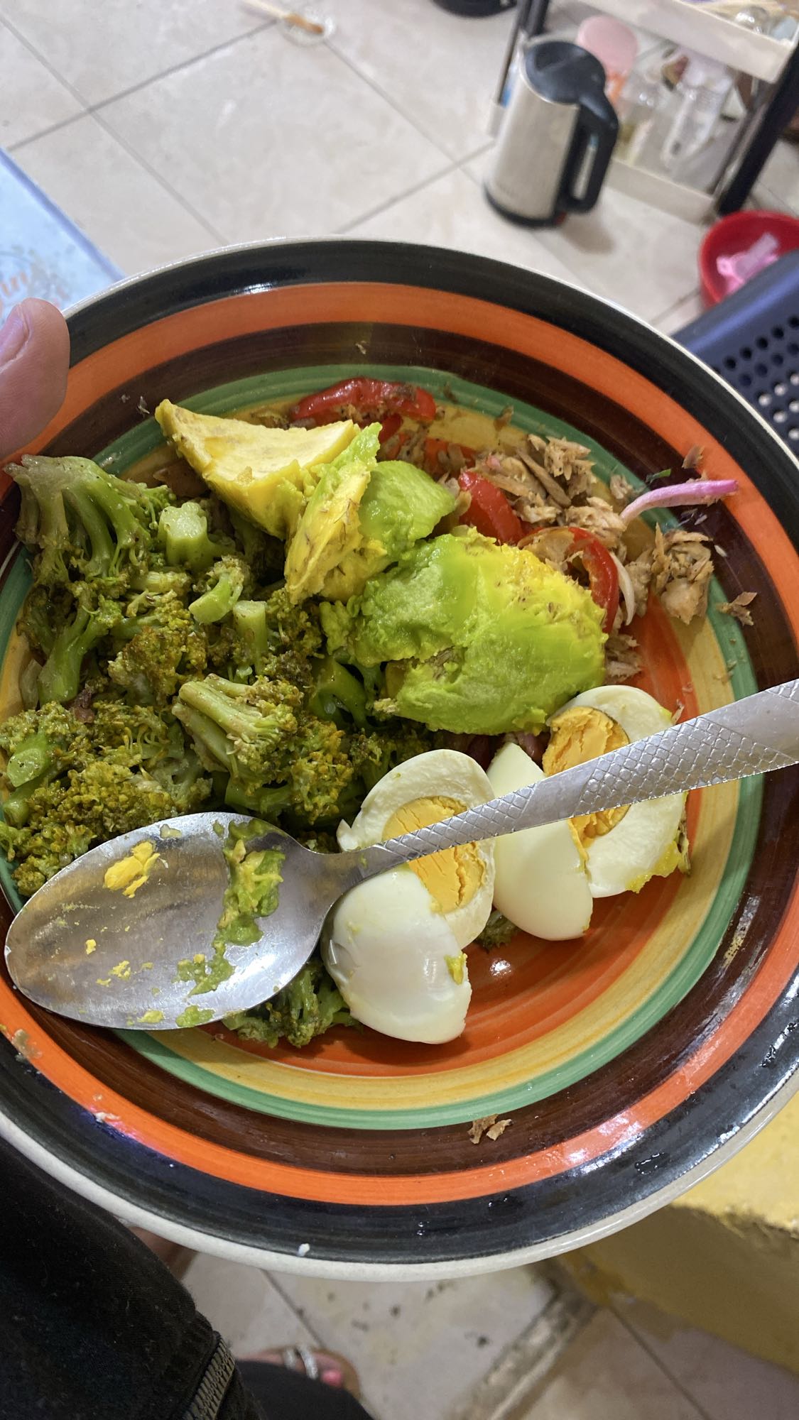 Ensalada de huevo y atún