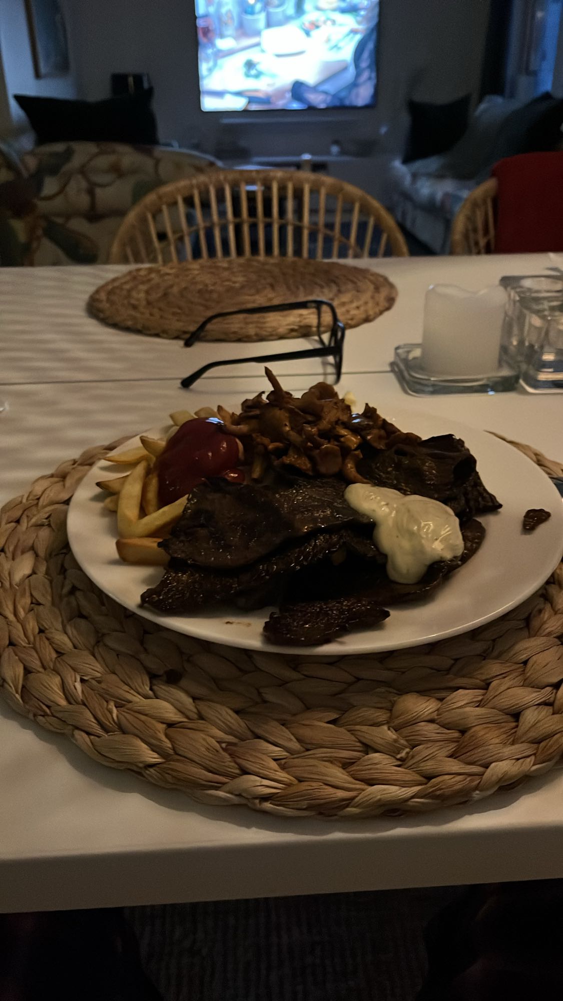 Biff med pommes och svamp