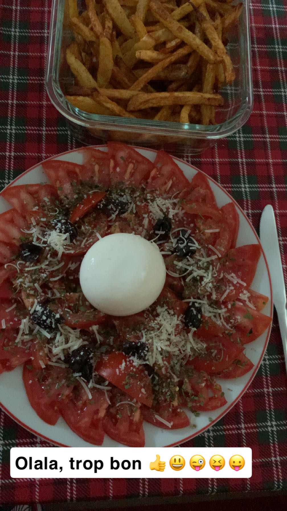 Salade tomate et frites