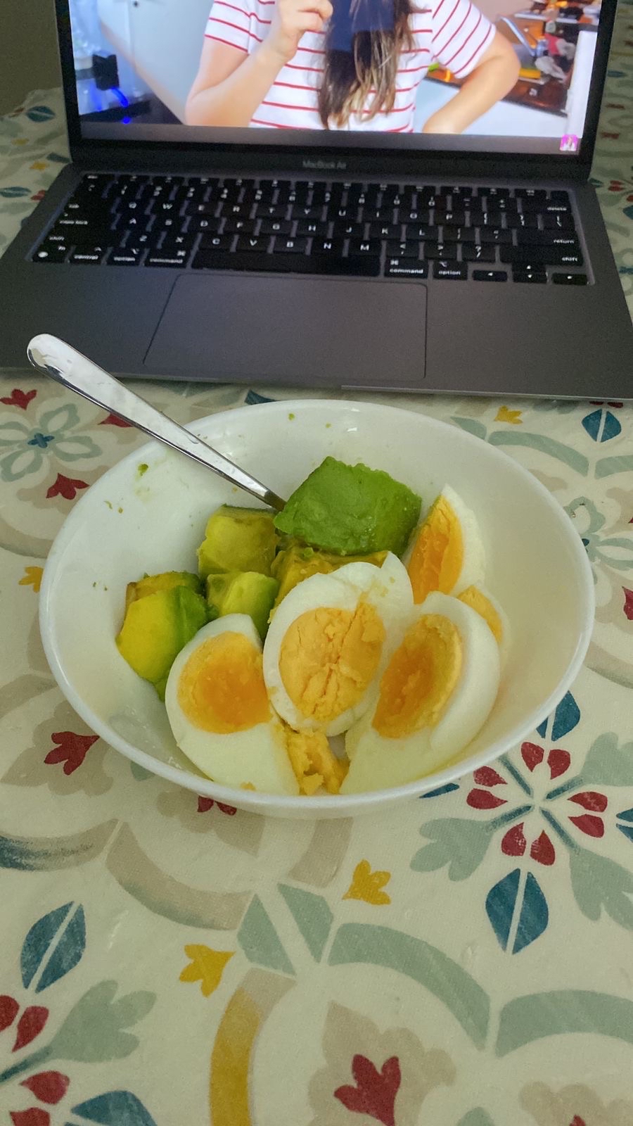 Huevos con aguacate