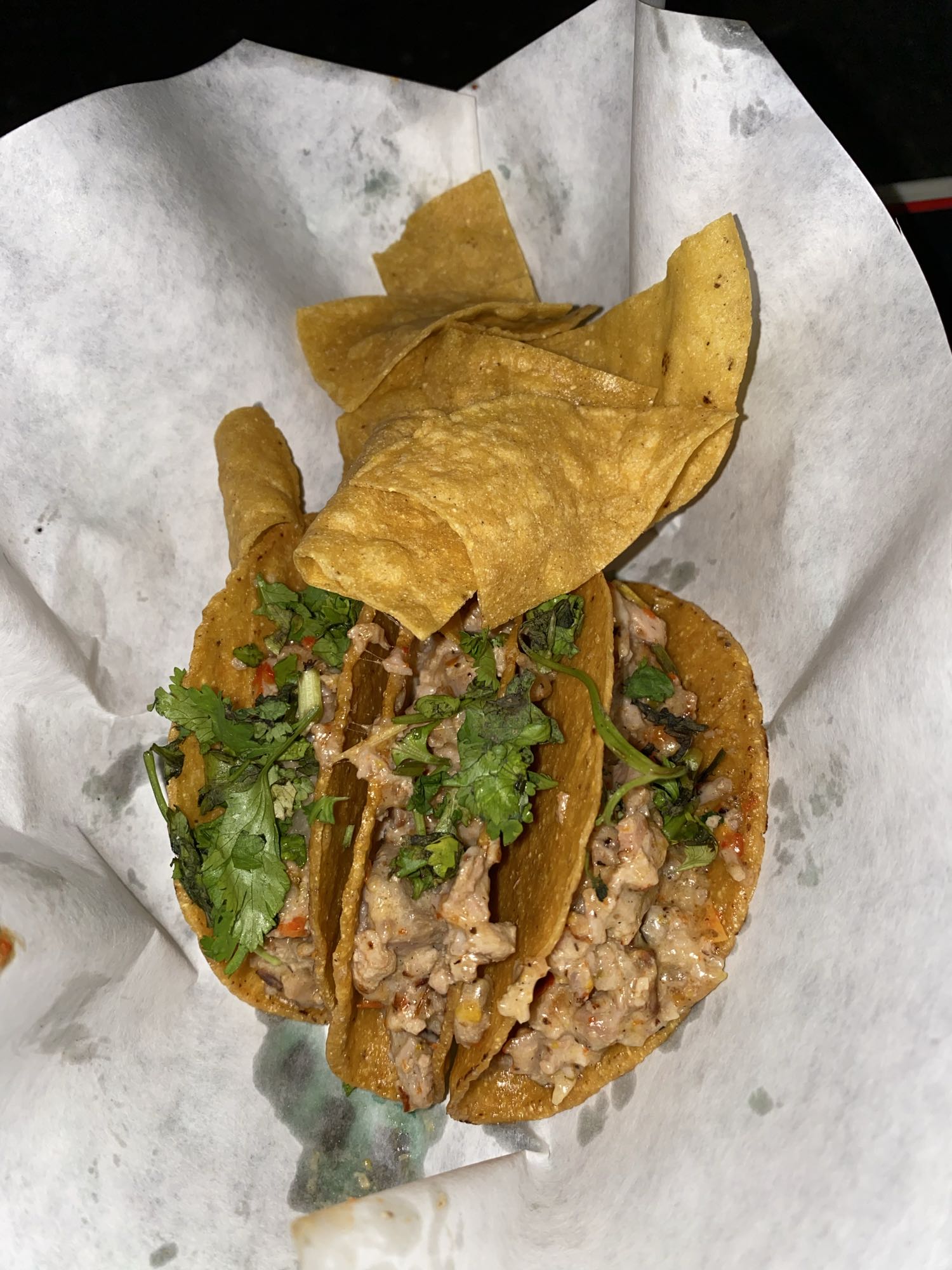 Tacos de pollo y totopos