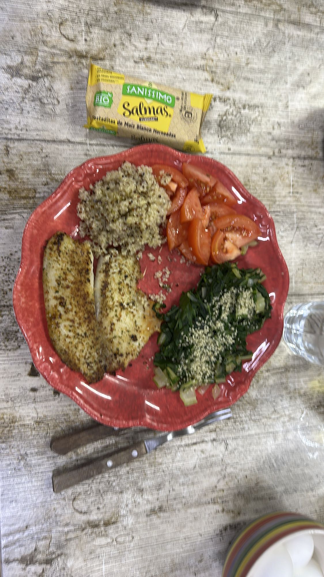 Pescado con quinoa y verduras