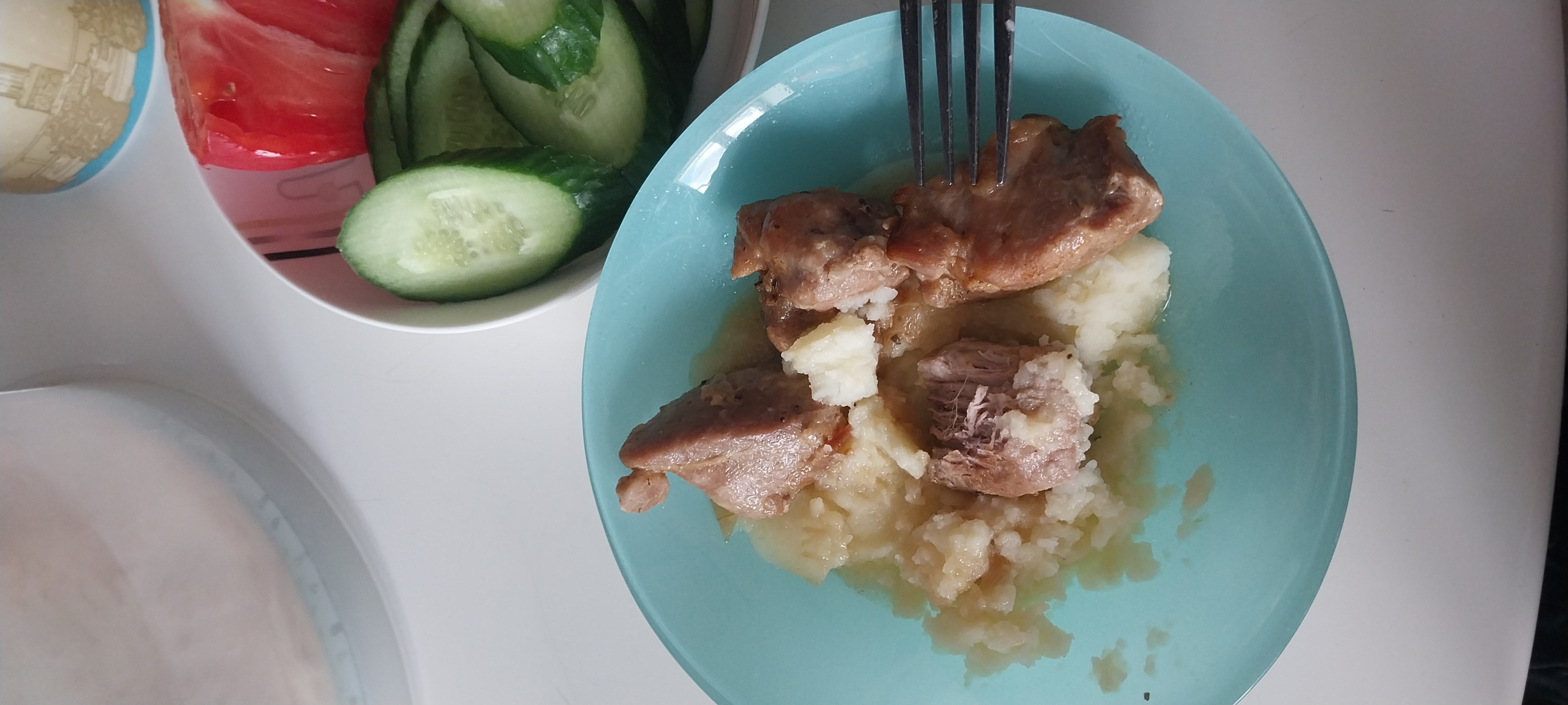 Meat with mash & veggies