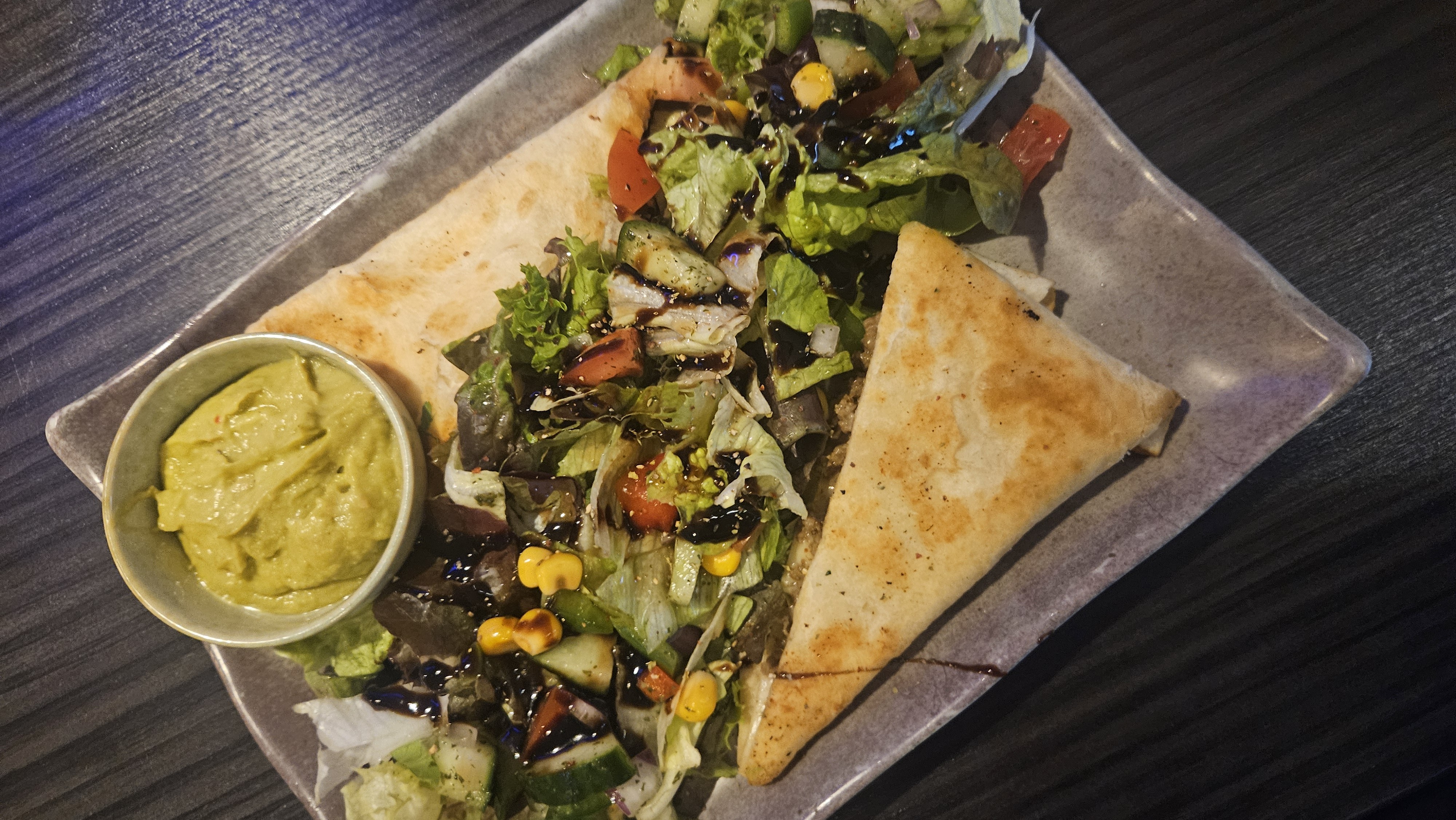 Gemüse-Wrap mit Guacamole