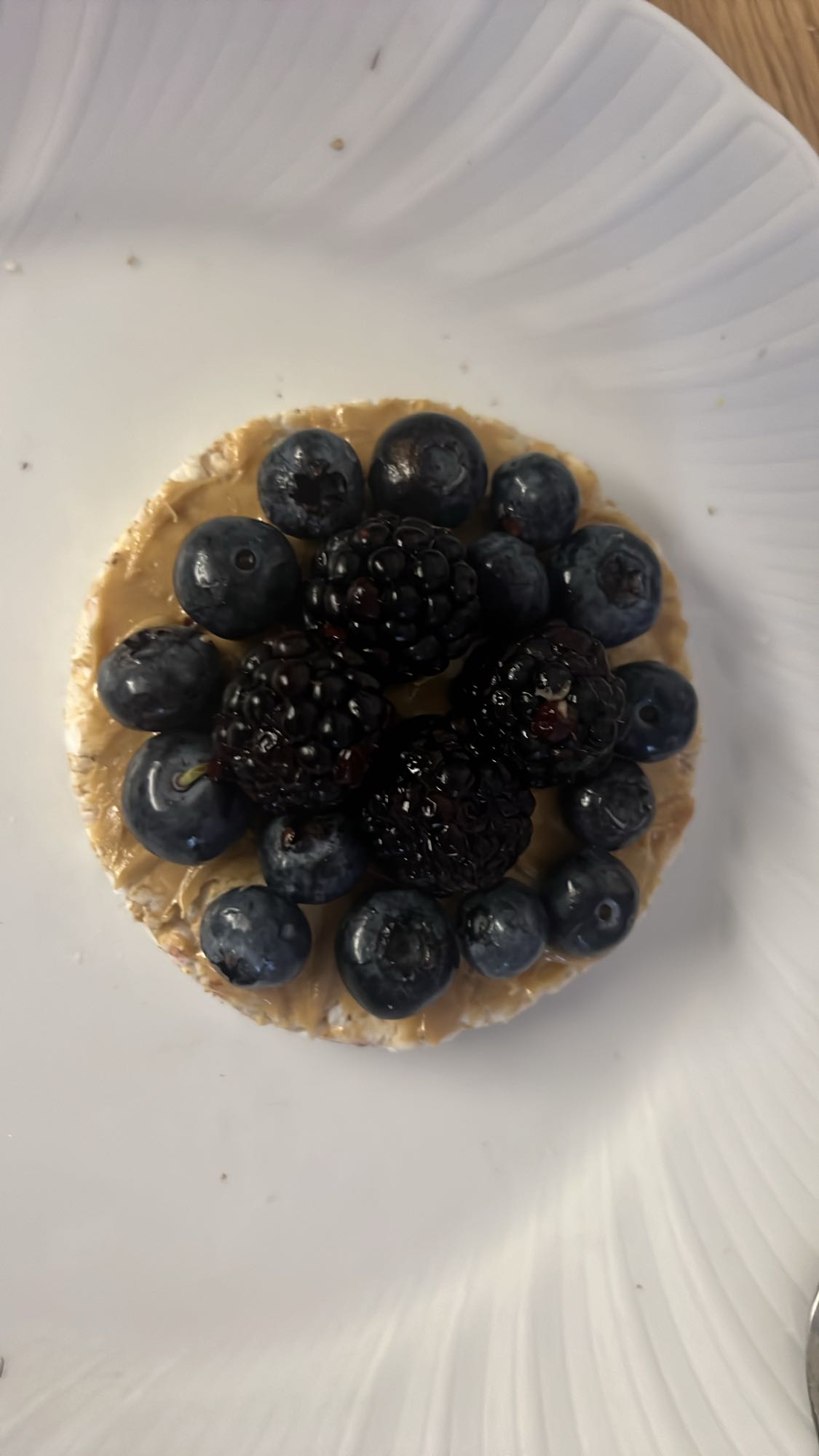 Arroz con frutas y crema