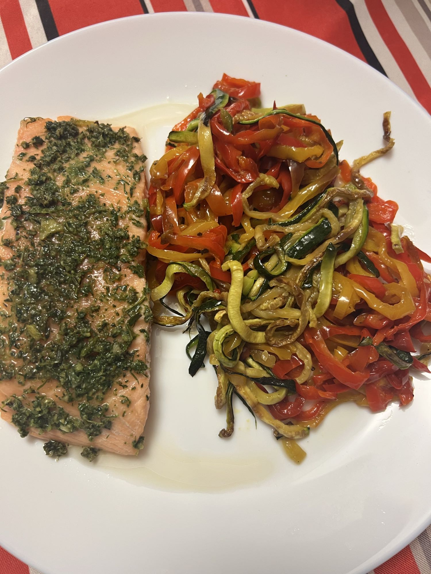 Salmón con verduras