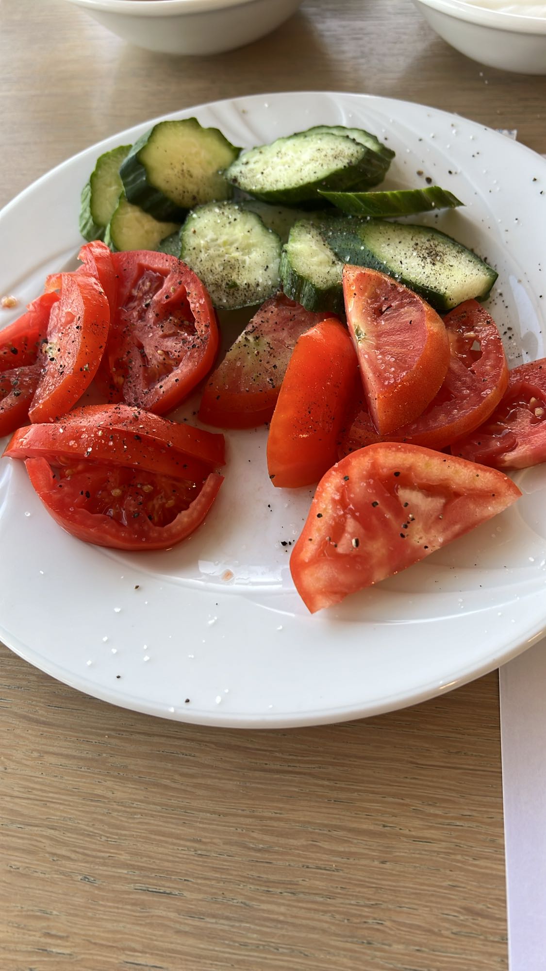 Sałatka z pomidora i ogórka