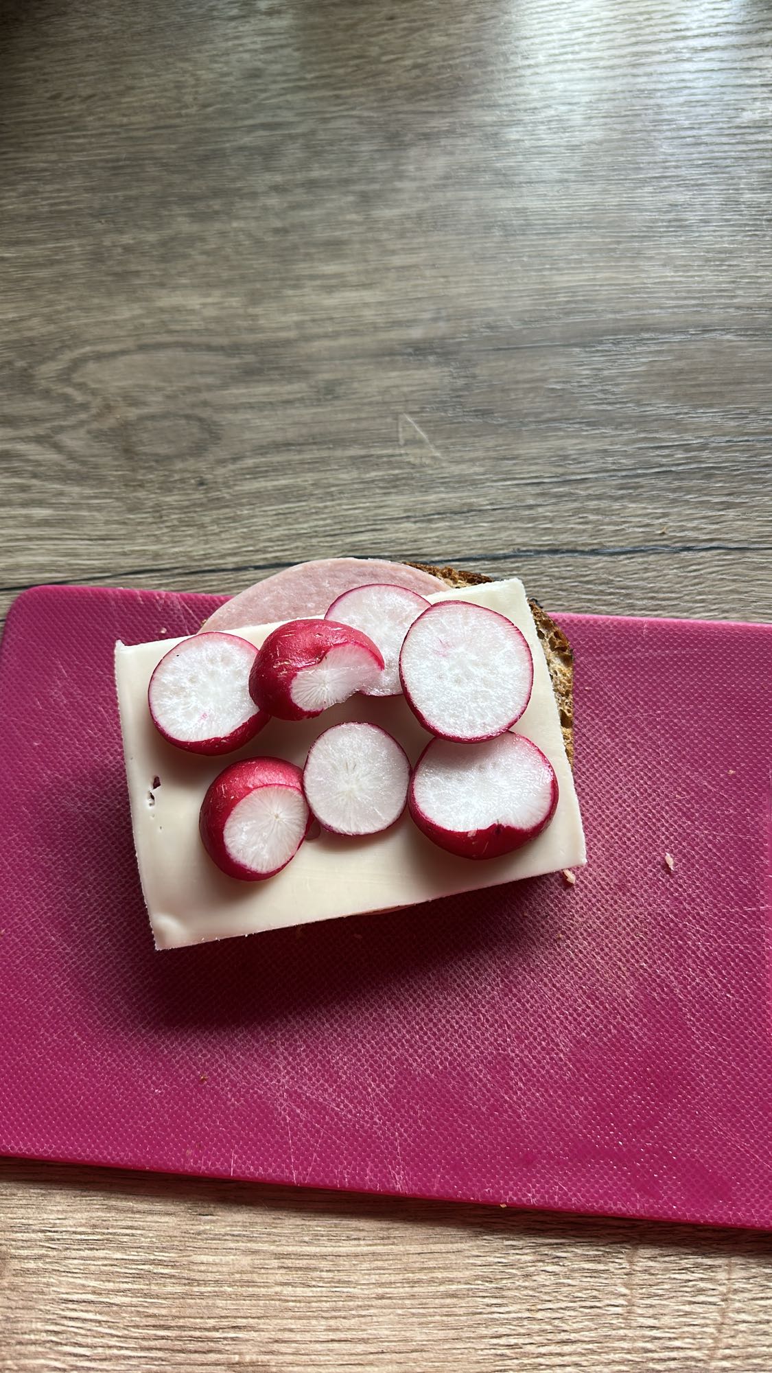 Kanapka z rzodkiewką