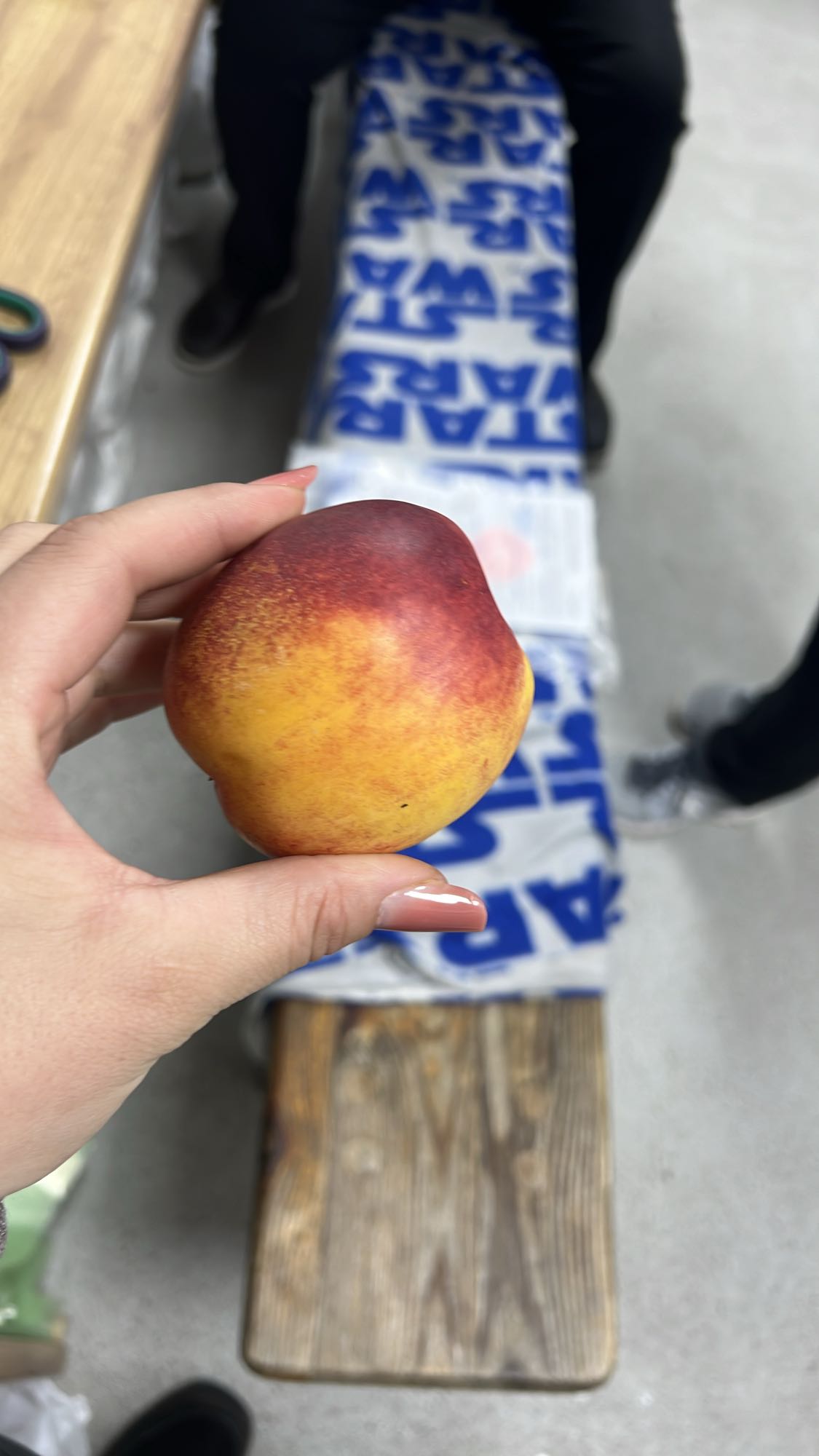 Piersică proaspătă