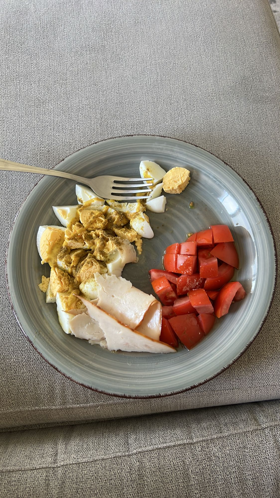 Egg, turkey, tomato plate