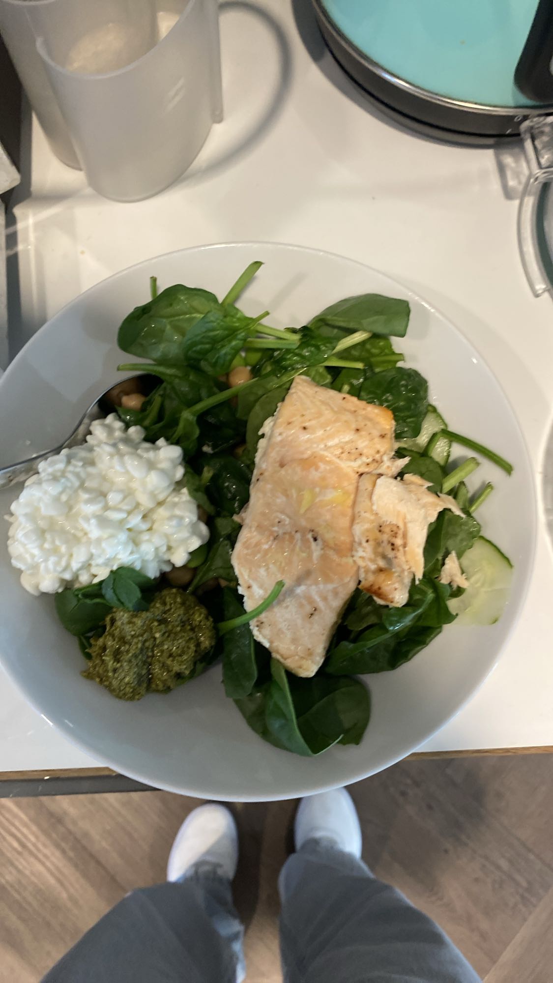 Lax- och spenatsallad