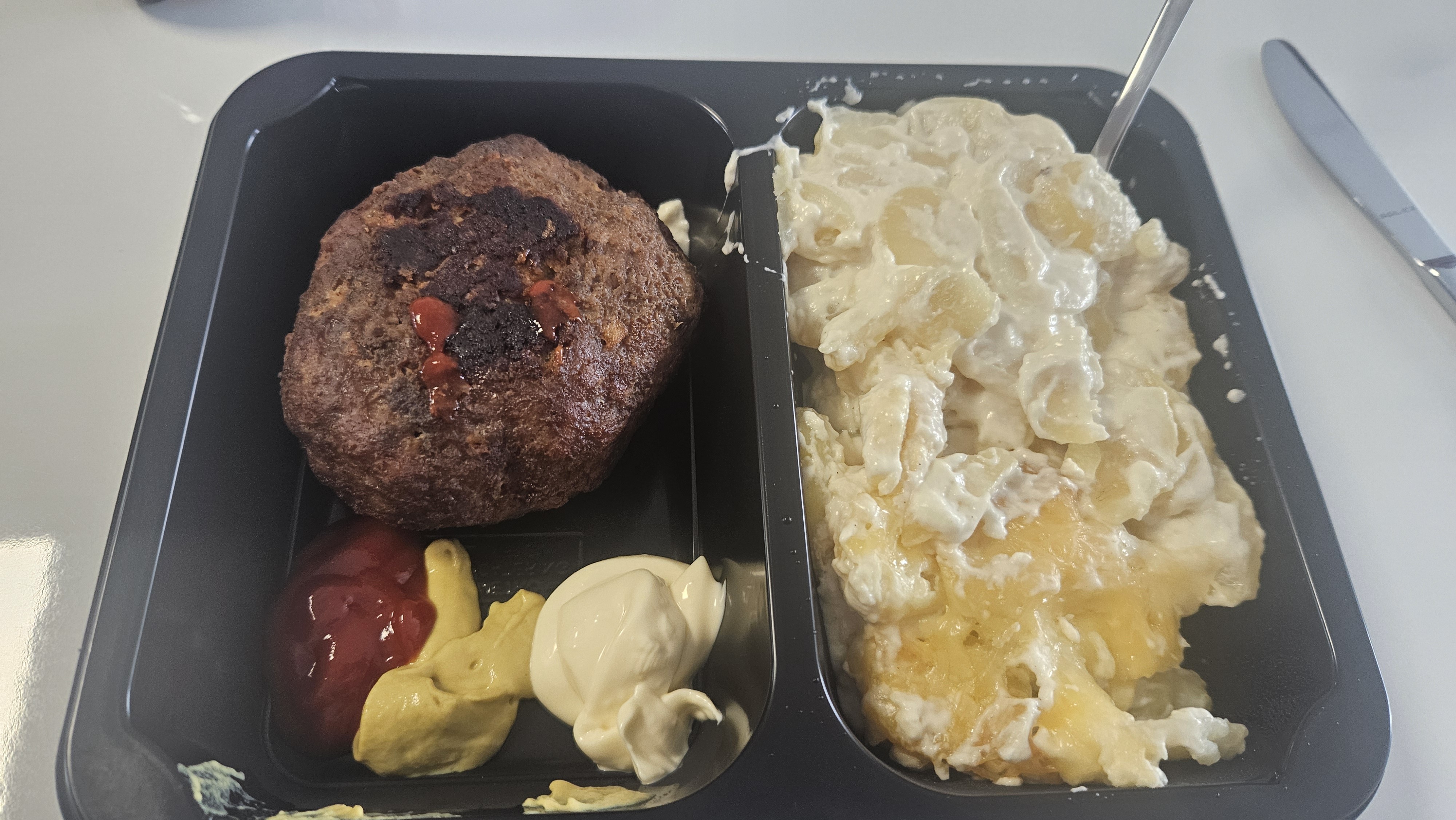 Frikadelle mit Kartoffelgratin