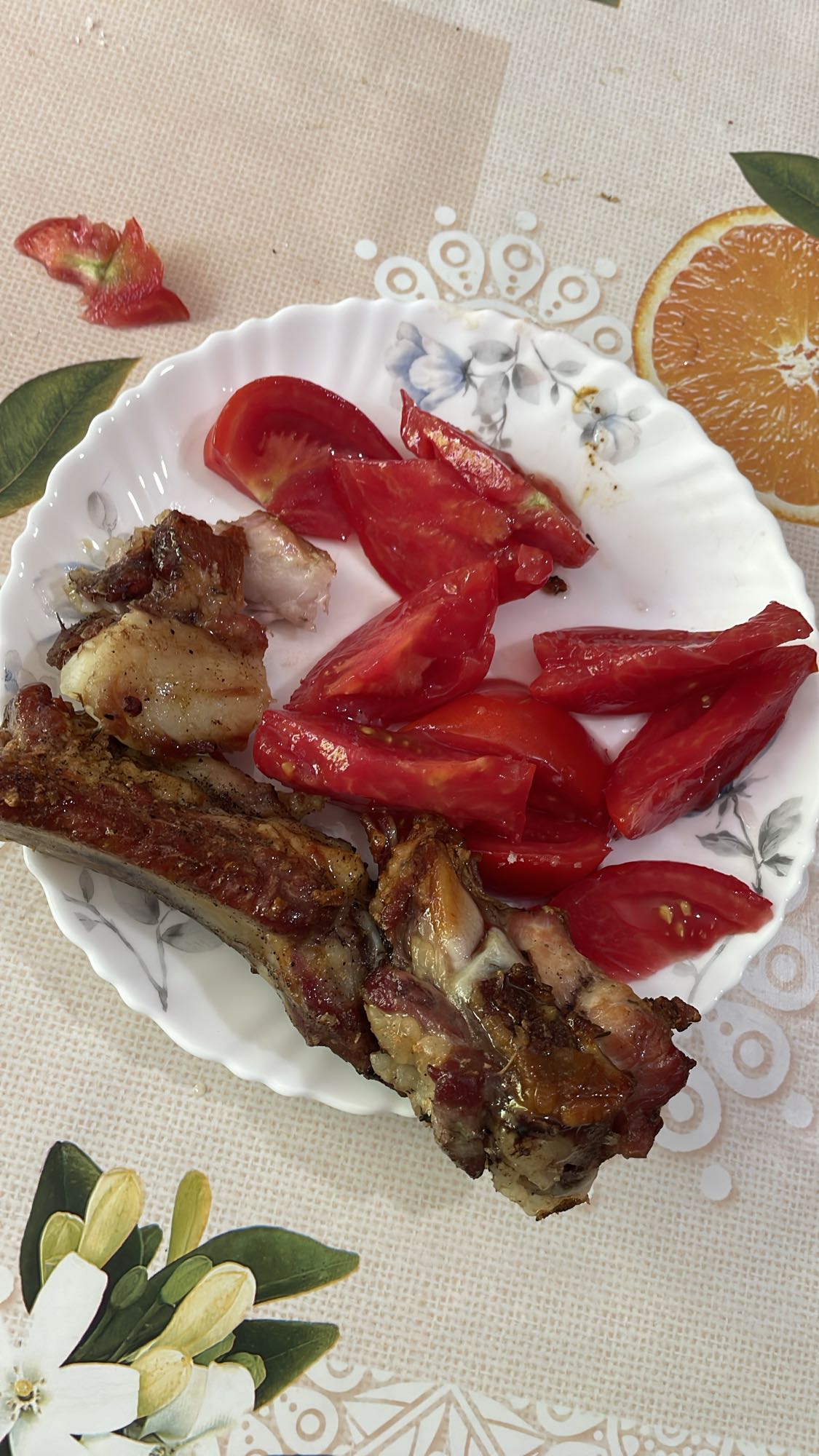 Coaste de porc cu roșii