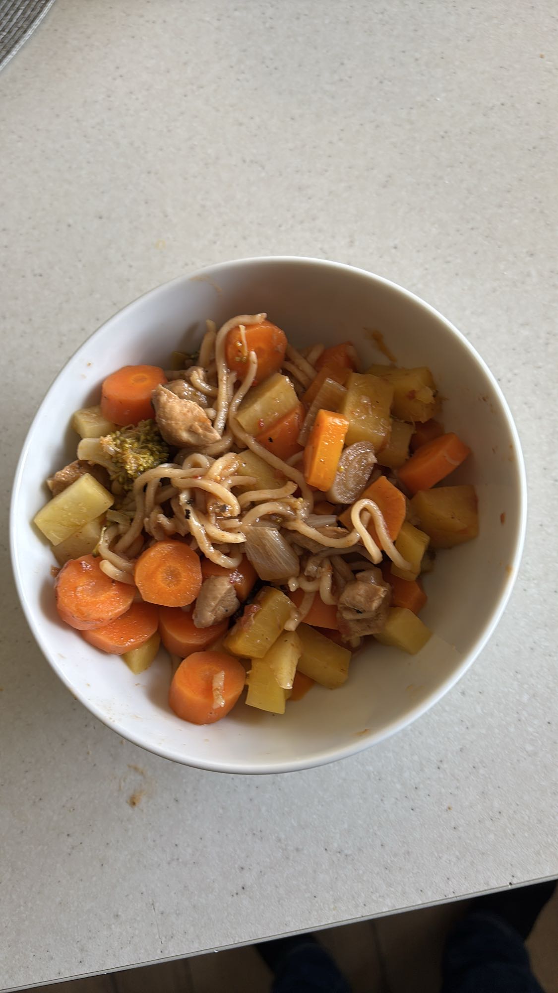 Kylling nudelgryte med ekstra grønnsaker