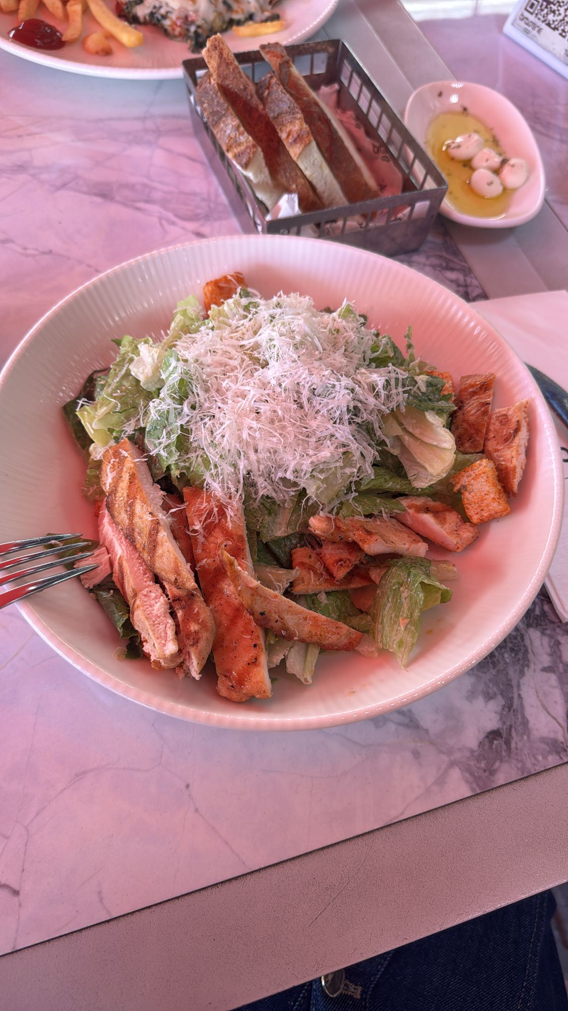 Цезарь с курицей