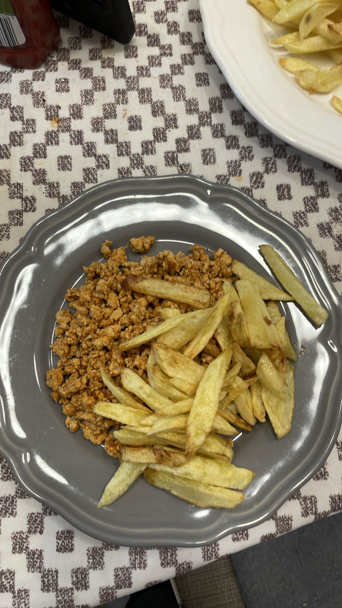 Cartofi prăjiți cu carne tocată