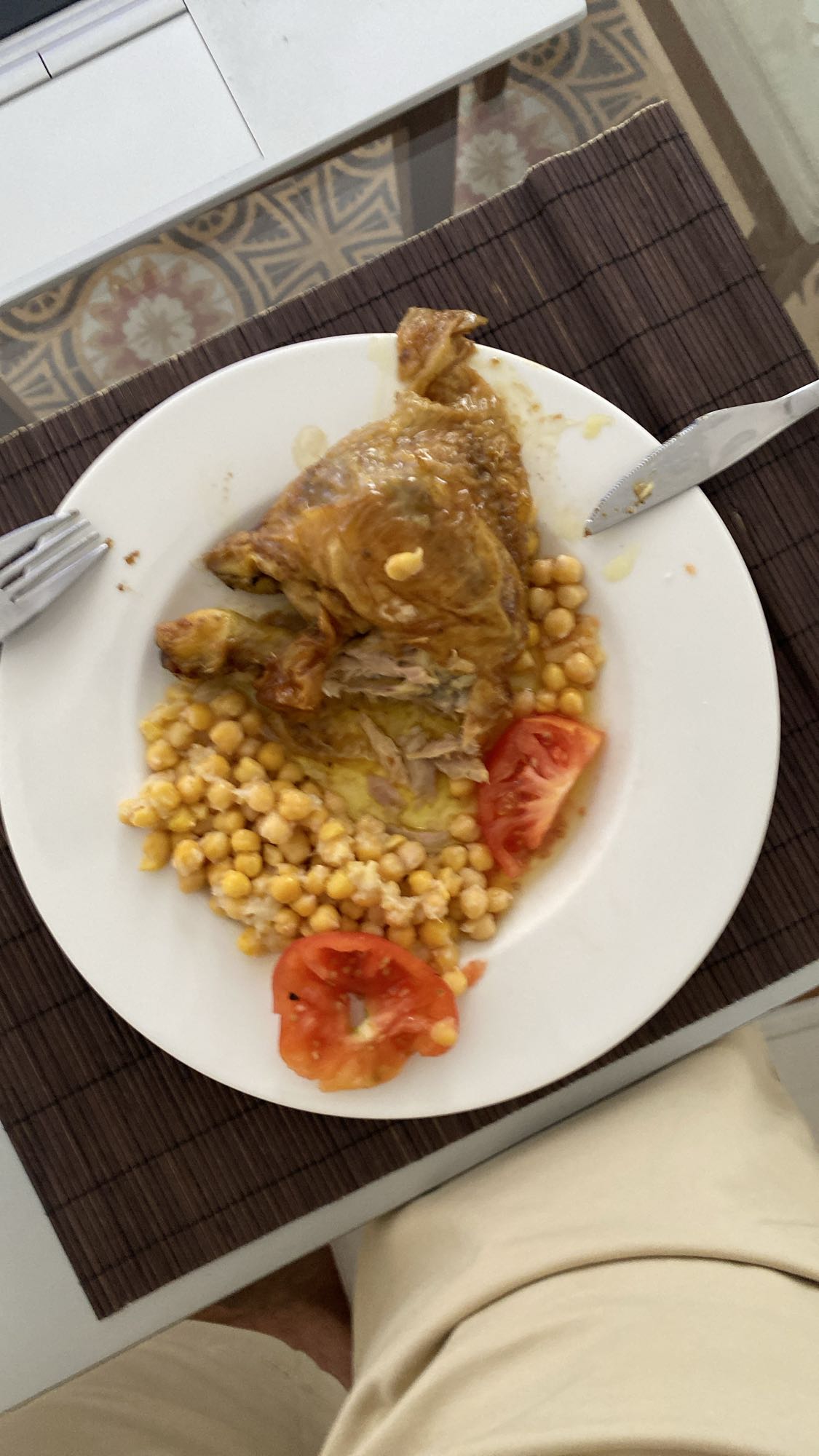 Pollastre amb cigrons