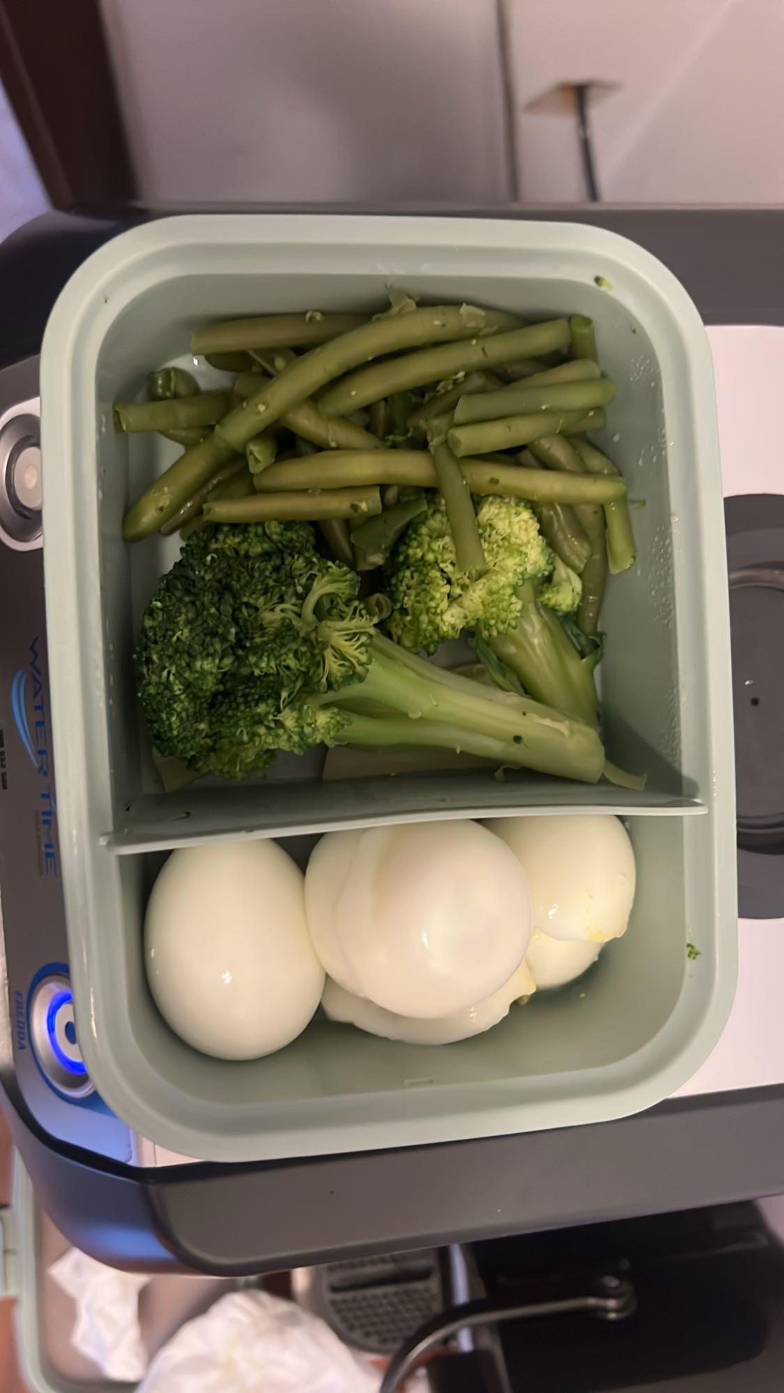 Haşlanmış Yumurta ve Sebze