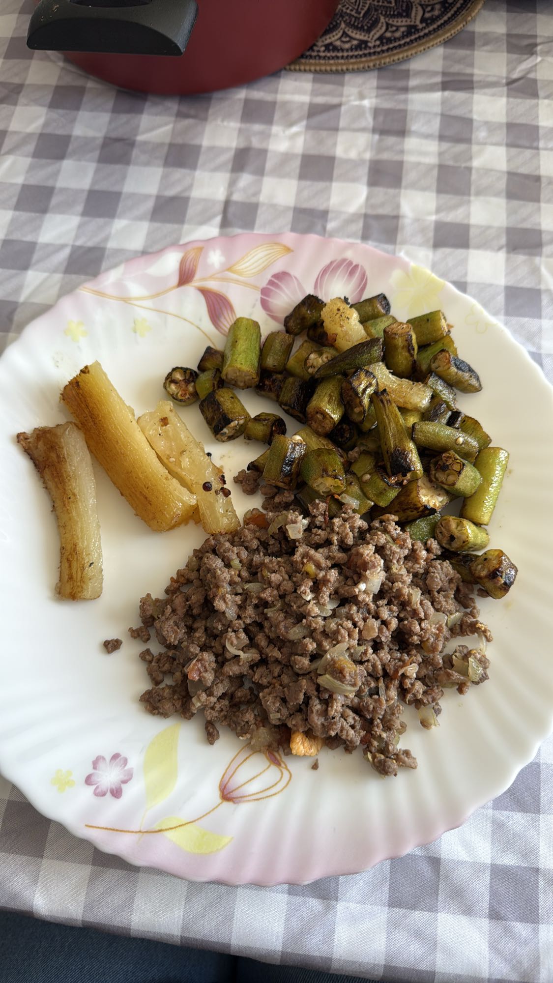 Carne moída com legumes