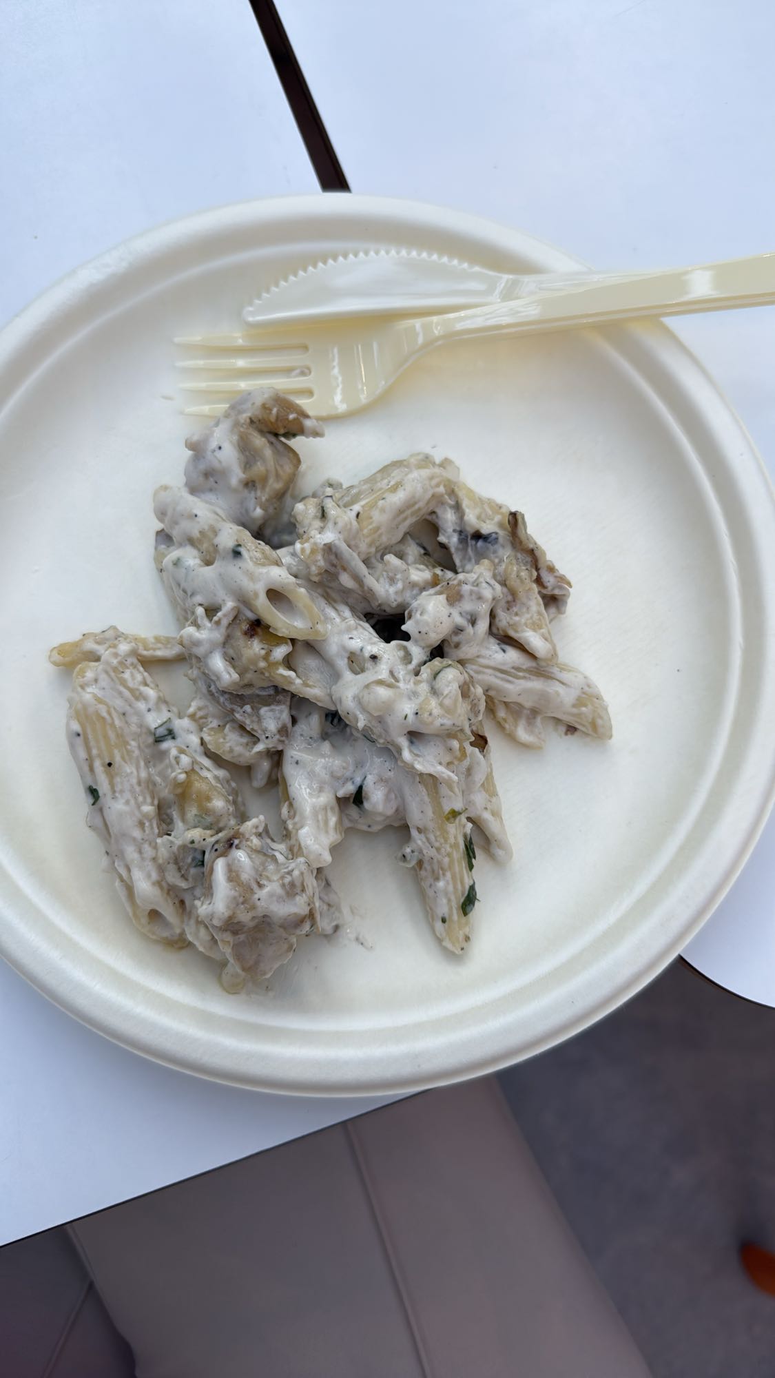 Penne cu sos alb și ciuperci