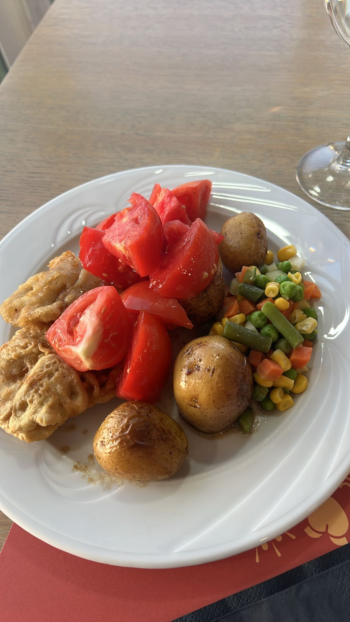 Ryba z ziemniakami i warzywami